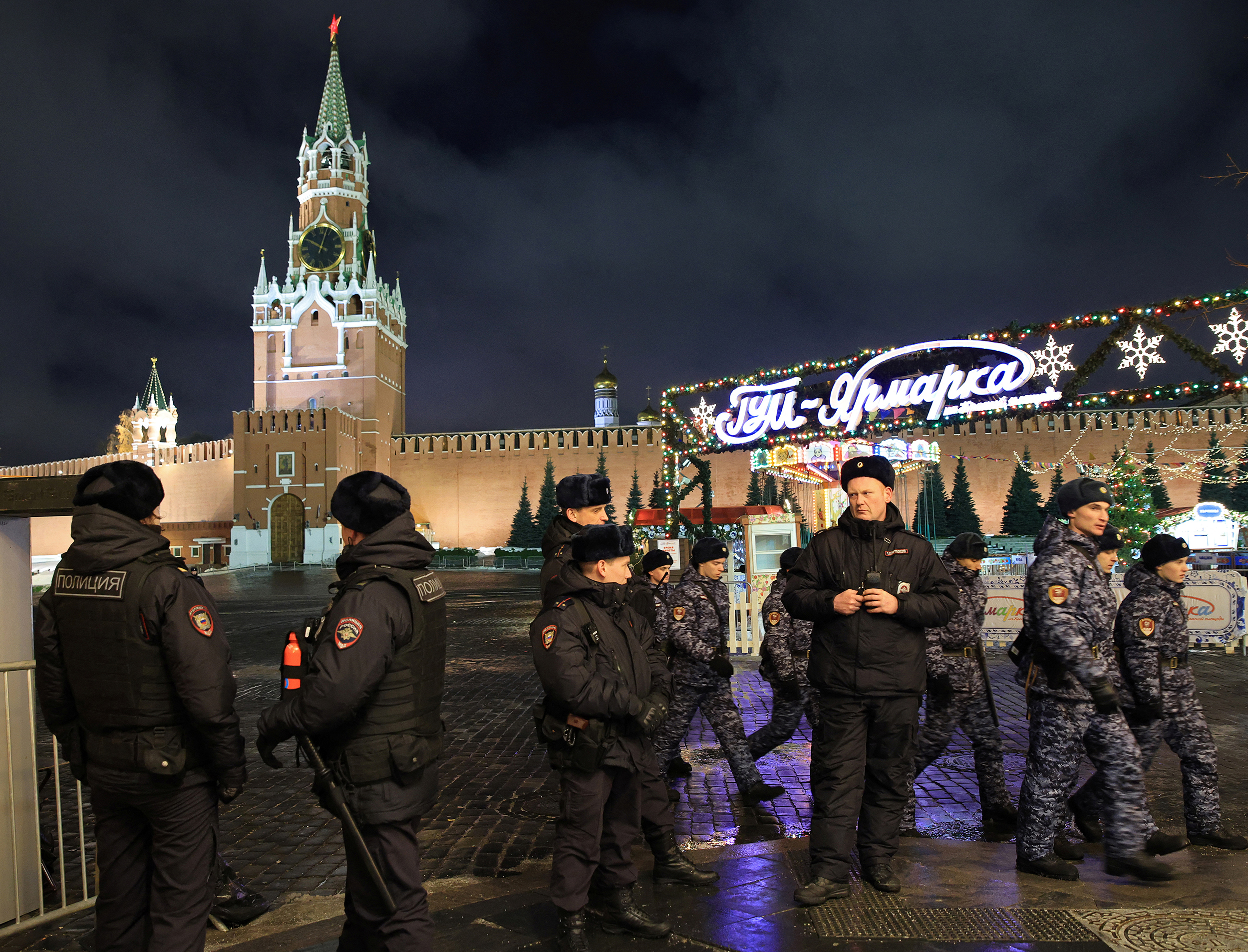 Russian law enforcement officers stand guard at Red Square, closed during New Year's Eve celebrations, in Moscow, Russia December 31, 2022. REUTERS/Tatyana Makeyeva