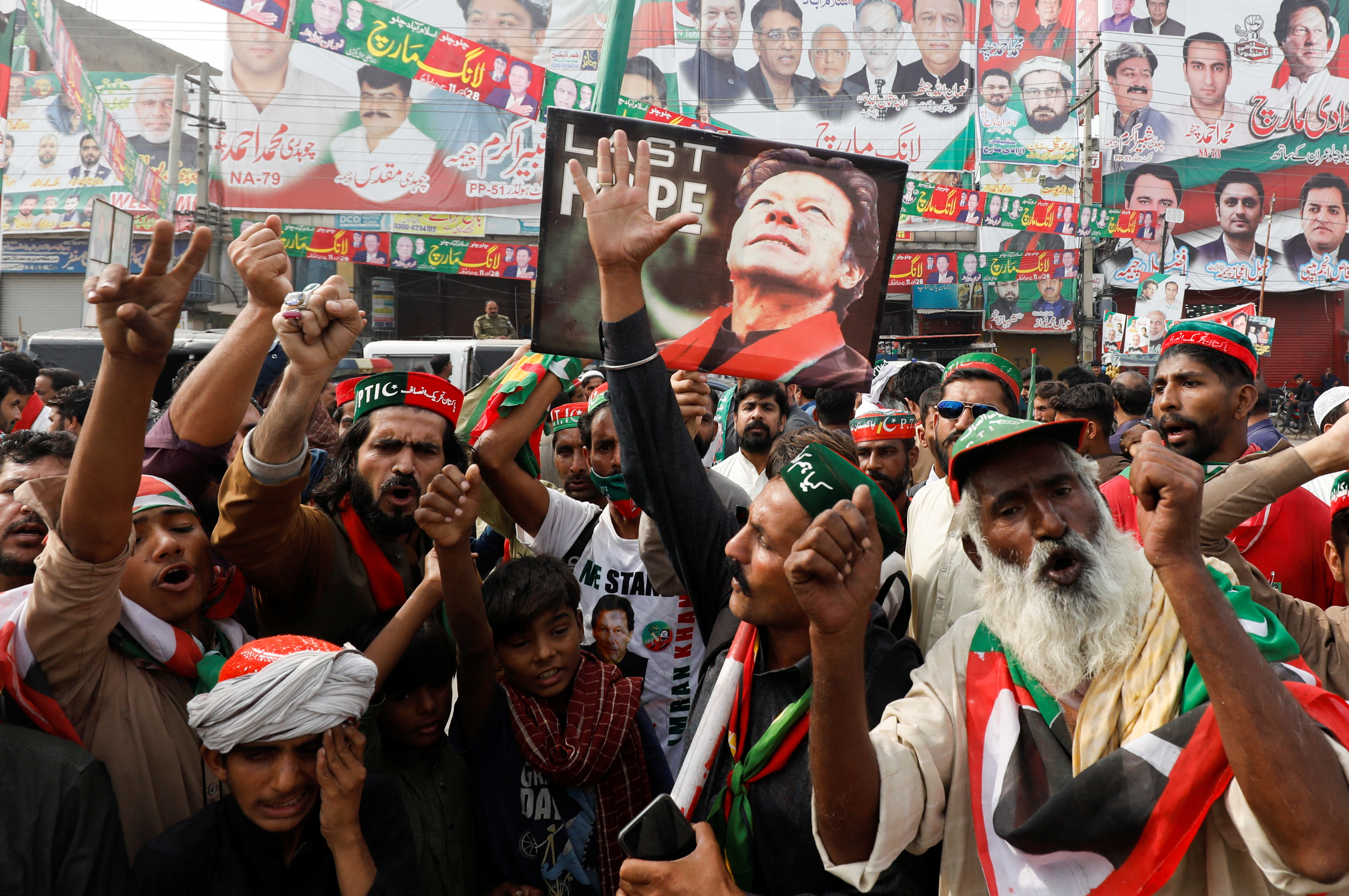 People chant slogans as they condemn the shooting incident on a long march held by Pakistan's former Prime Minister Imran Khan, in Wazirabad, Pakistan November 4, 2022. REUTERS/Akhtar Soomro