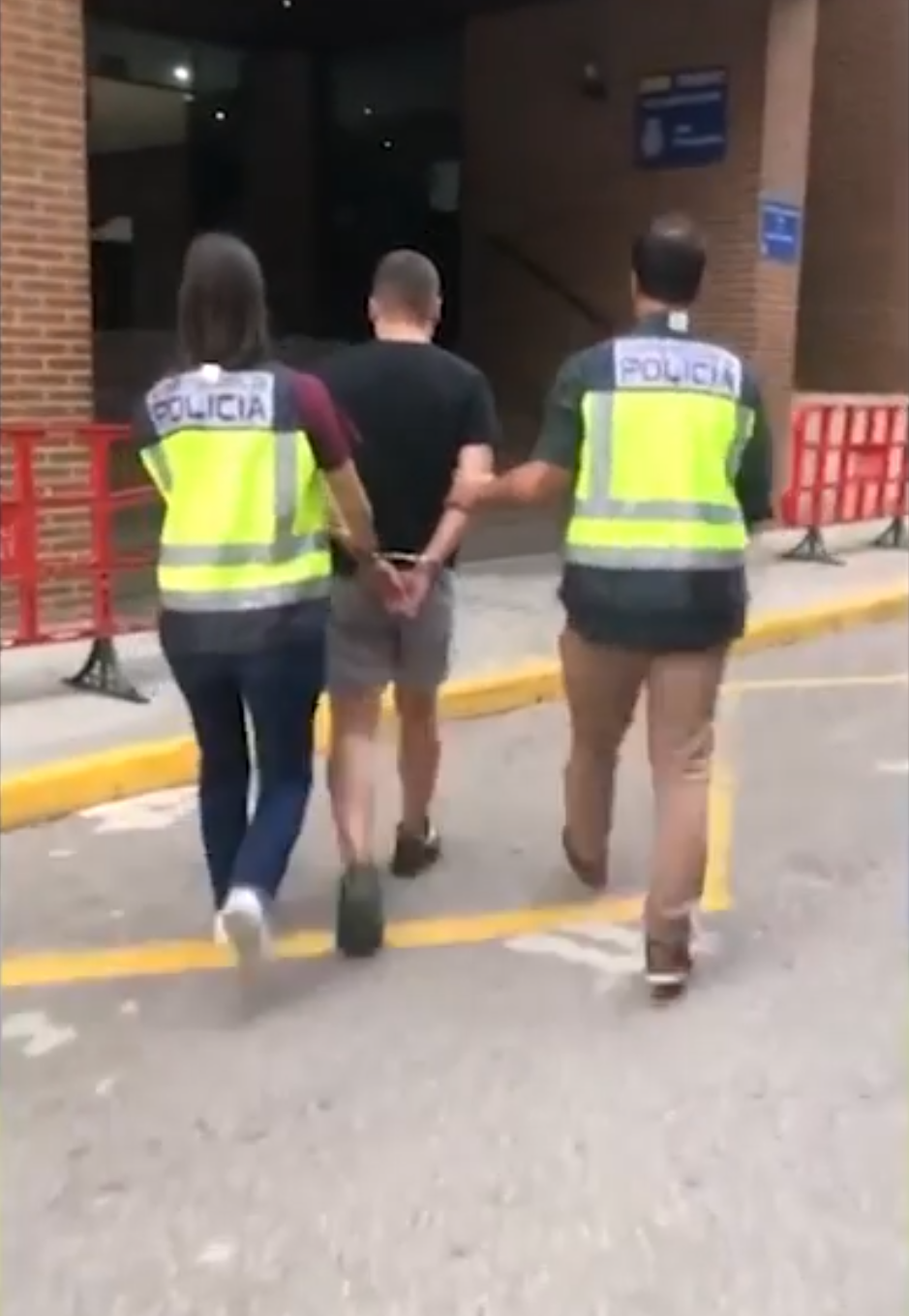 1669034270-2022-11-21-13_35_32-Cuatro-detenidos-por-robar-25.000-euros-a-un-empresario-chino-en-un-hotel-de-Mad.png