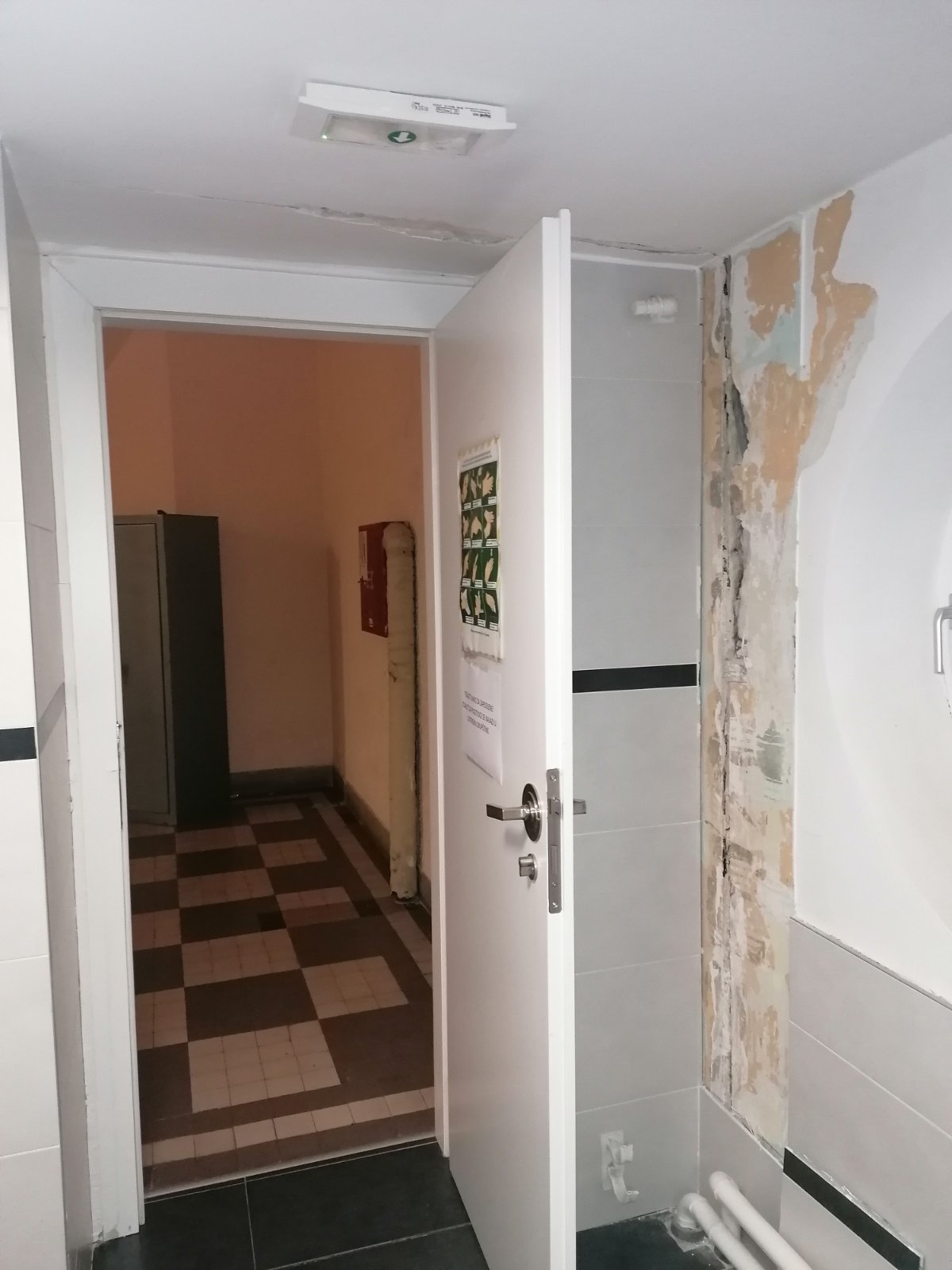 Popucali zidovi u Skupština Vojvodine, inspekcija zabranila korišćenje dela zgrade