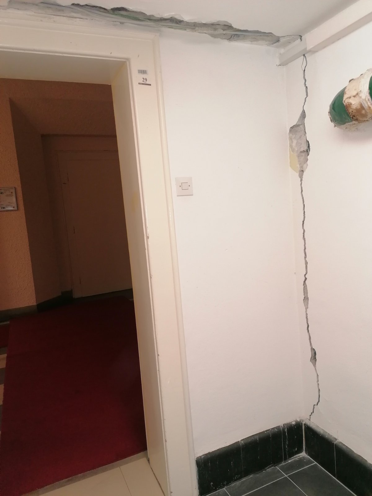 Popucali zidovi u Skupština Vojvodine, inspekcija zabranila korišćenje dela zgrade