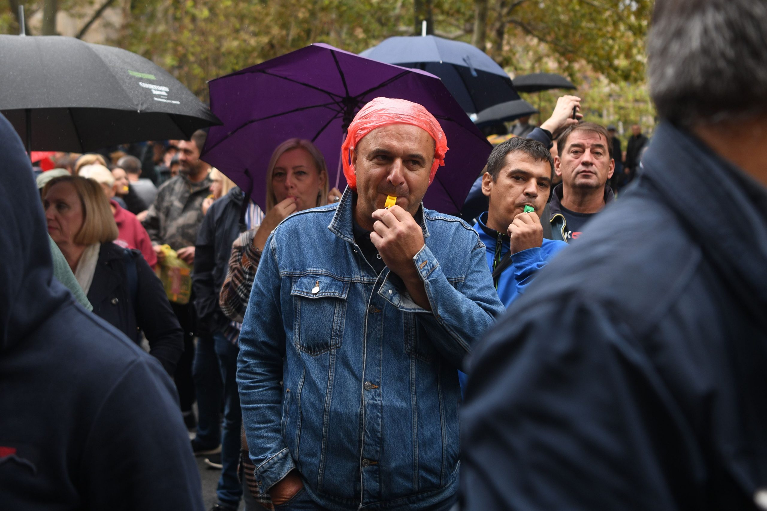 Beograd 28.09.2022. Protest sindikata ispred gradske skupstine, sindinkat, sindikati