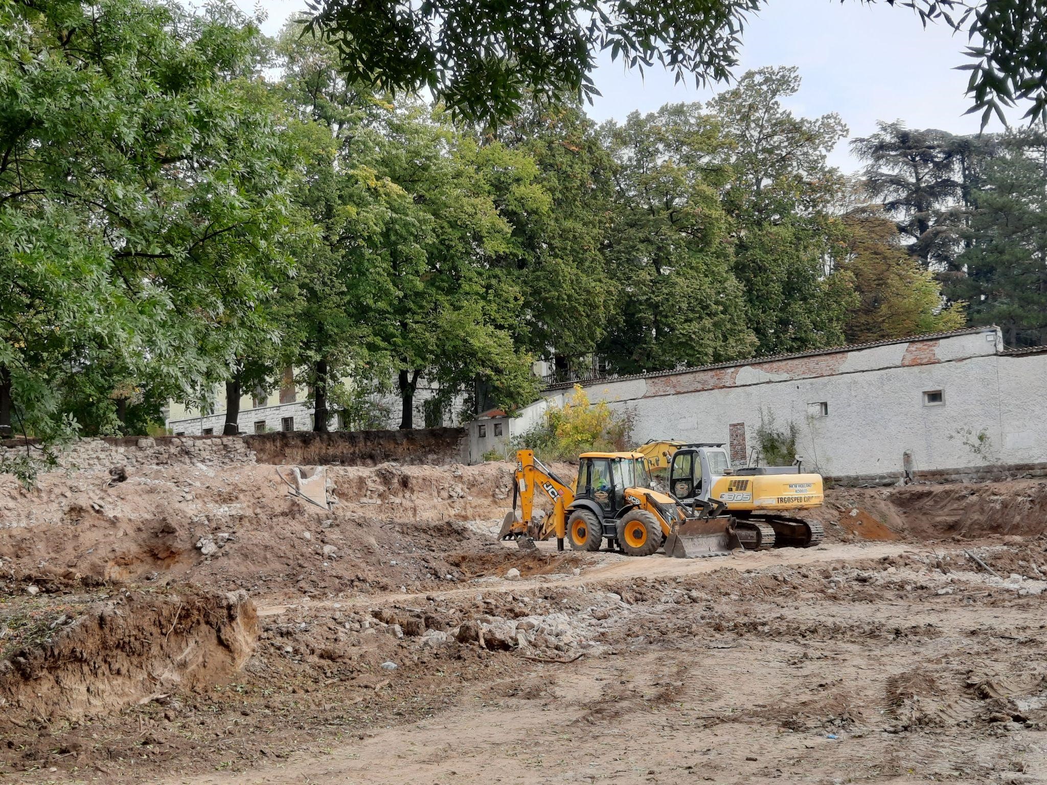 Foto_ gradilište sa kog su uklonjeni objekti svlačionice, bazena i pomoćnog objekta_izvor_RERI(1)