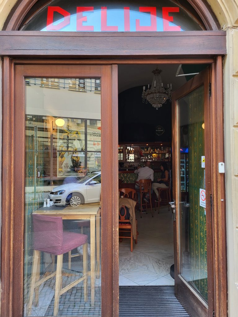 Prag Česka 07. septembar 2022. Kafana Delije u Pragu Foto:Nebojša Todorovic