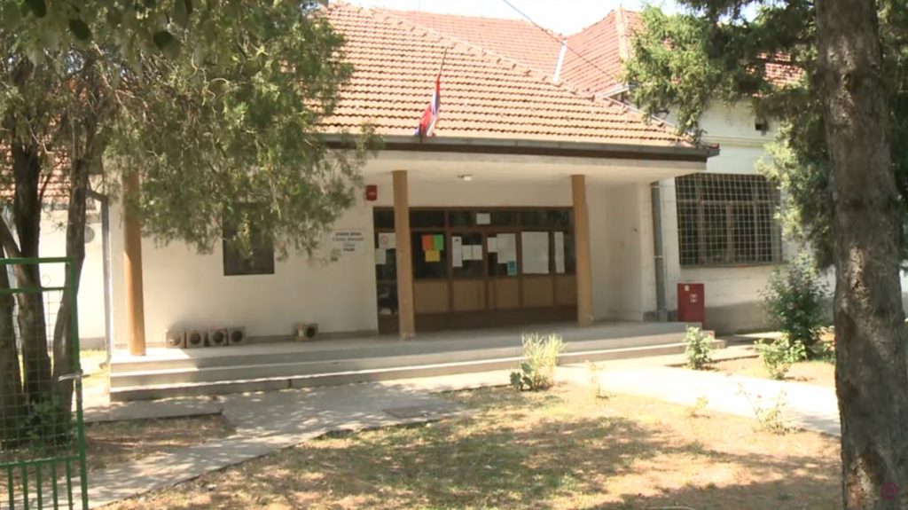 Aleksinac, selo Trnjane, Osnovna škola Stojan Živković Stole, Korona ekskurzija, prilog, emisija Među nama, Medju nama Foto: Nova S