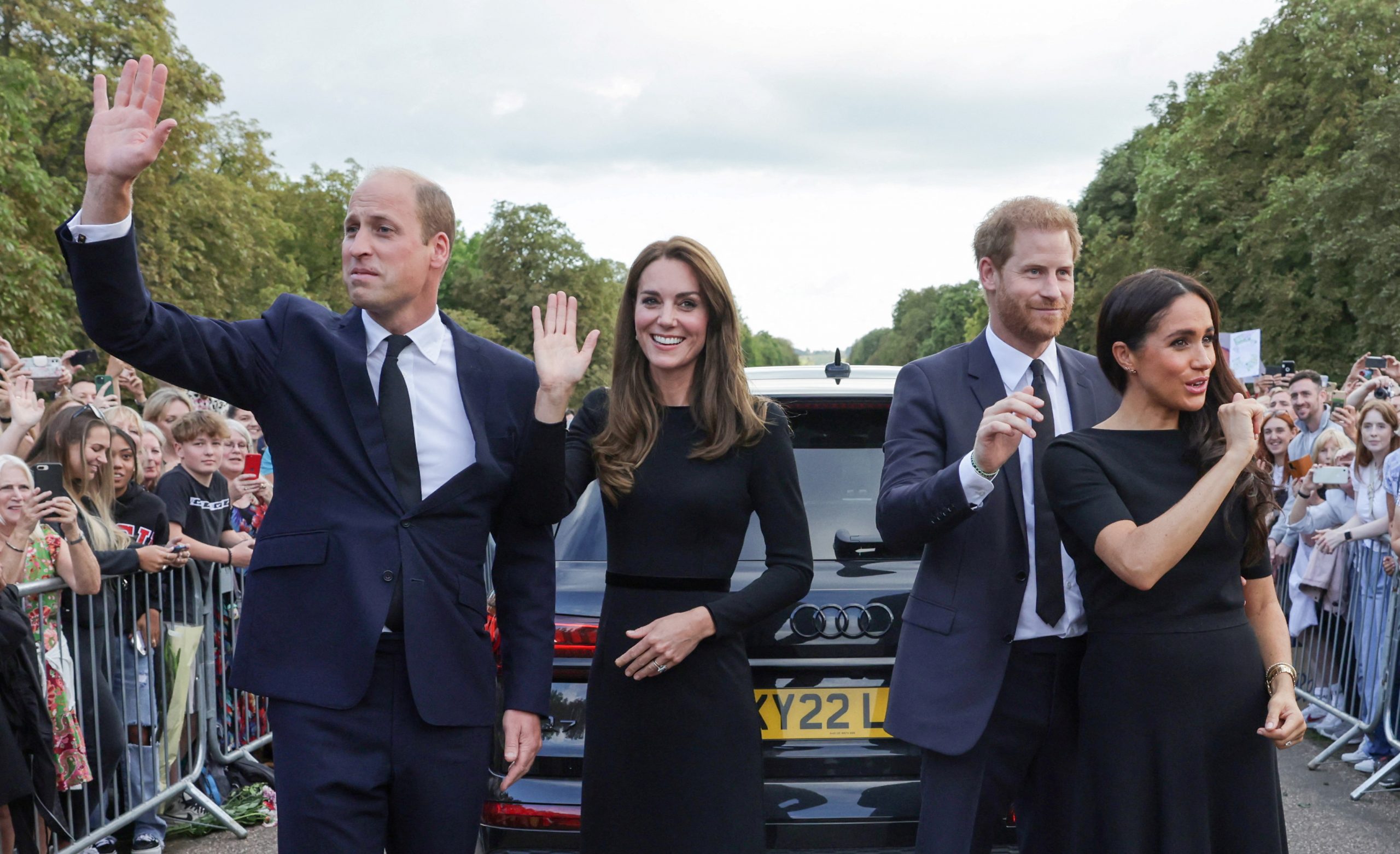 1662880564-2022-09-10T194322Z_383595901_RC2HEW9GJ98U_RTRMADP_3_BRITAIN-ROYALS-QUEEN-scaled.jpg