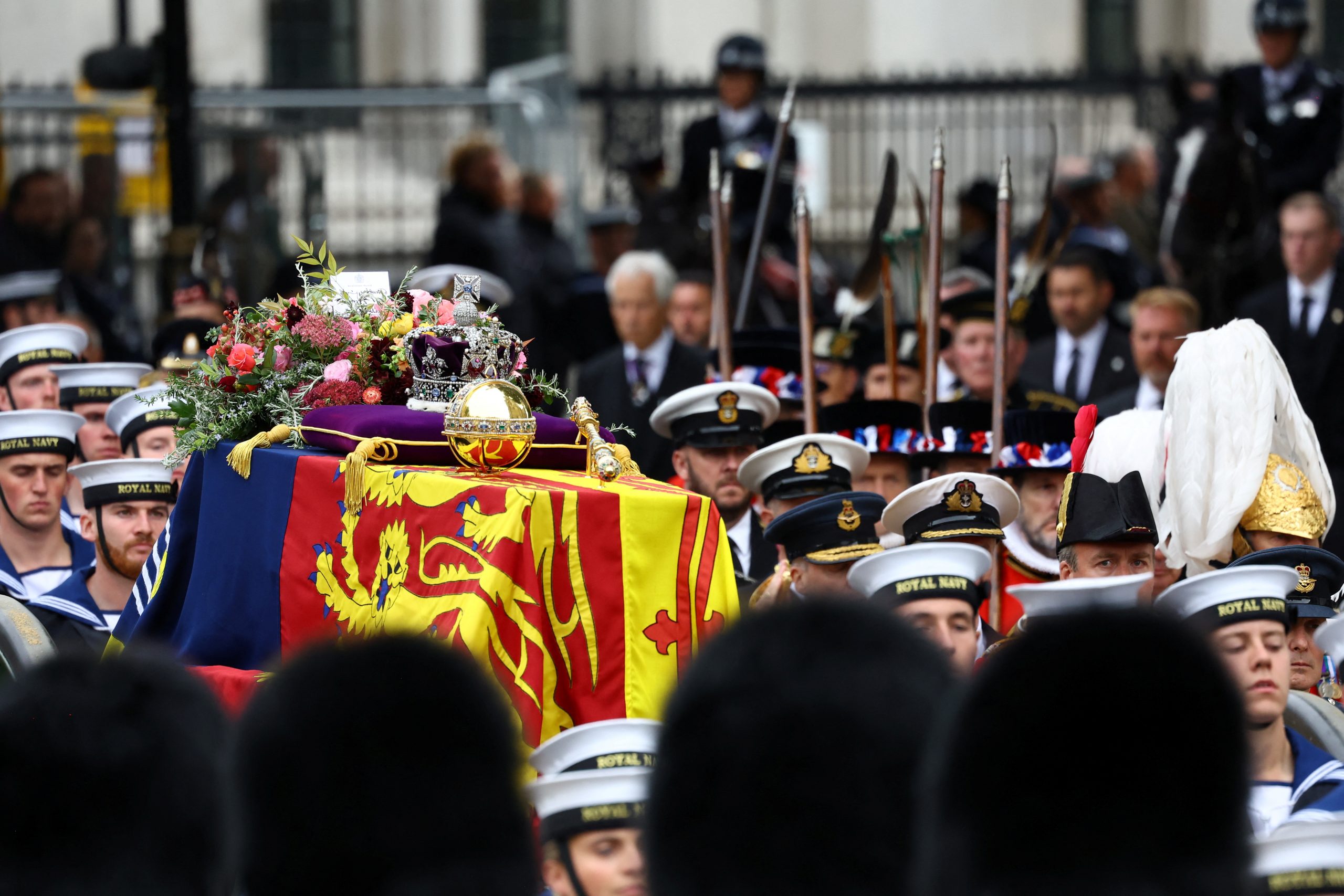 The coffin of Britain's Queen Elizabeth is taken to Westminster Abbey on the day of her state funeral and burial, in London, Britain, September 19, 2022.  REUTERS/Hannah McKay/Pool