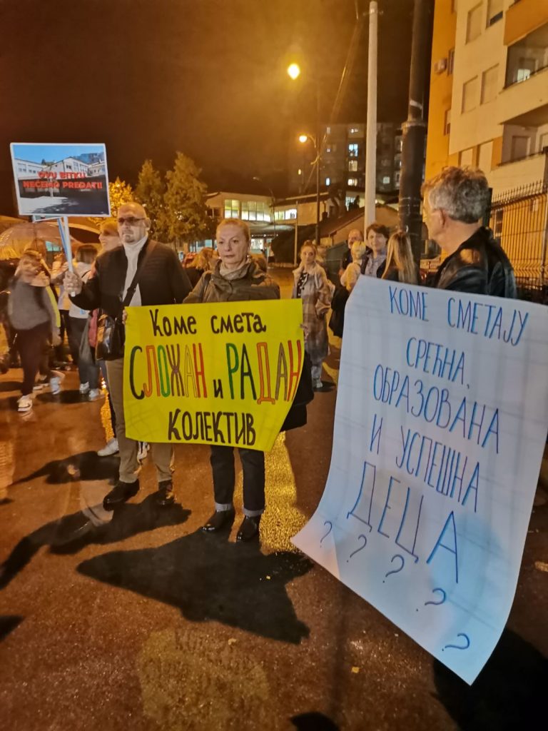 Smederevo 26.09.2022. Protest ispred OS Dr Jovan Cvijić u Smederevu, smena direktorke Foto: Privatna arhiva