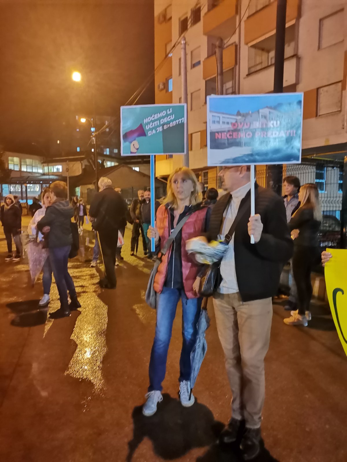 Smederevo 26.09.2022. Protest ispred OS Dr Jovan Cvijić u Smederevu, smena direktorke Foto: Privatna arhiva