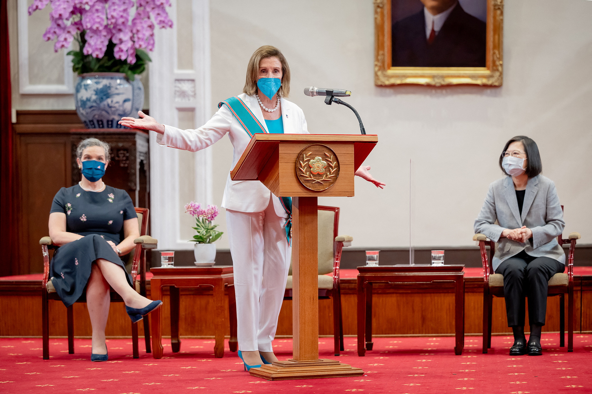 U.S. House Speaker Nancy Pelosi meets Taiwan President Tsai Ing-wen