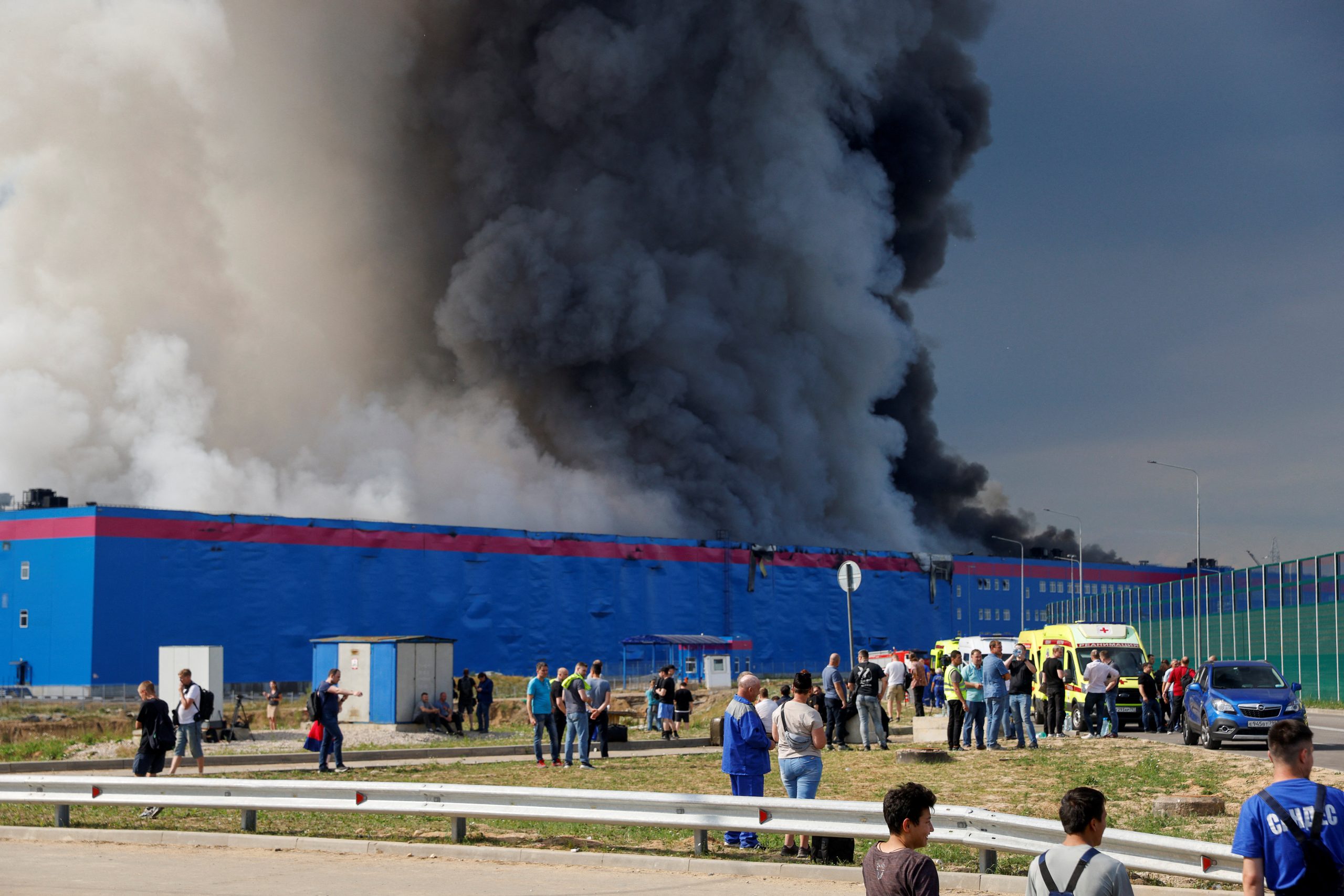 Ozon e-commerce firm's warehouse is on fire in Istrinsky District of the Moscow region, Russia August 3, 2022. REUTERS/Maxim Shemetov