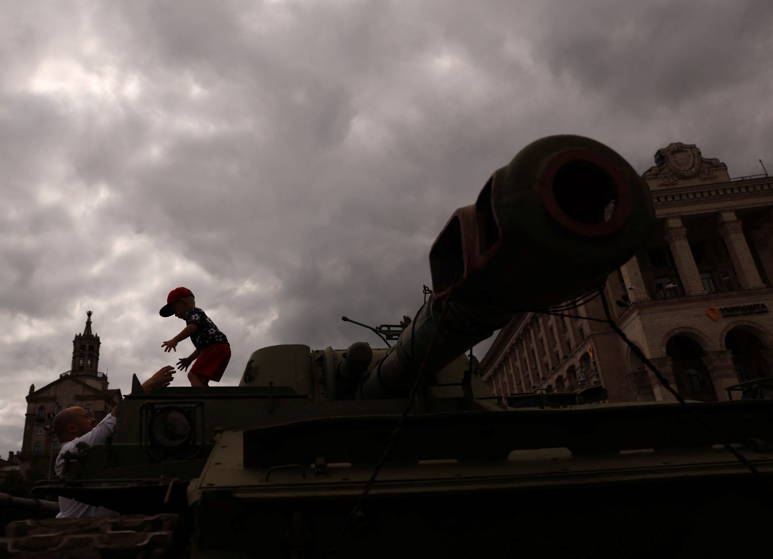1661001255-2022-08-20T120548Z_1679305657_RC2B0W9LQB3W_RTRMADP_3_UKRAINE-CRISIS-CHILDREN-scaled.jpg