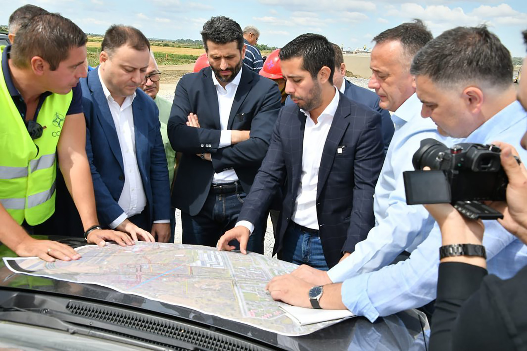 Tomislav Momirović i Aleksandar Šapić obišli deonicu auto-puta NBGD-Surčin autoput