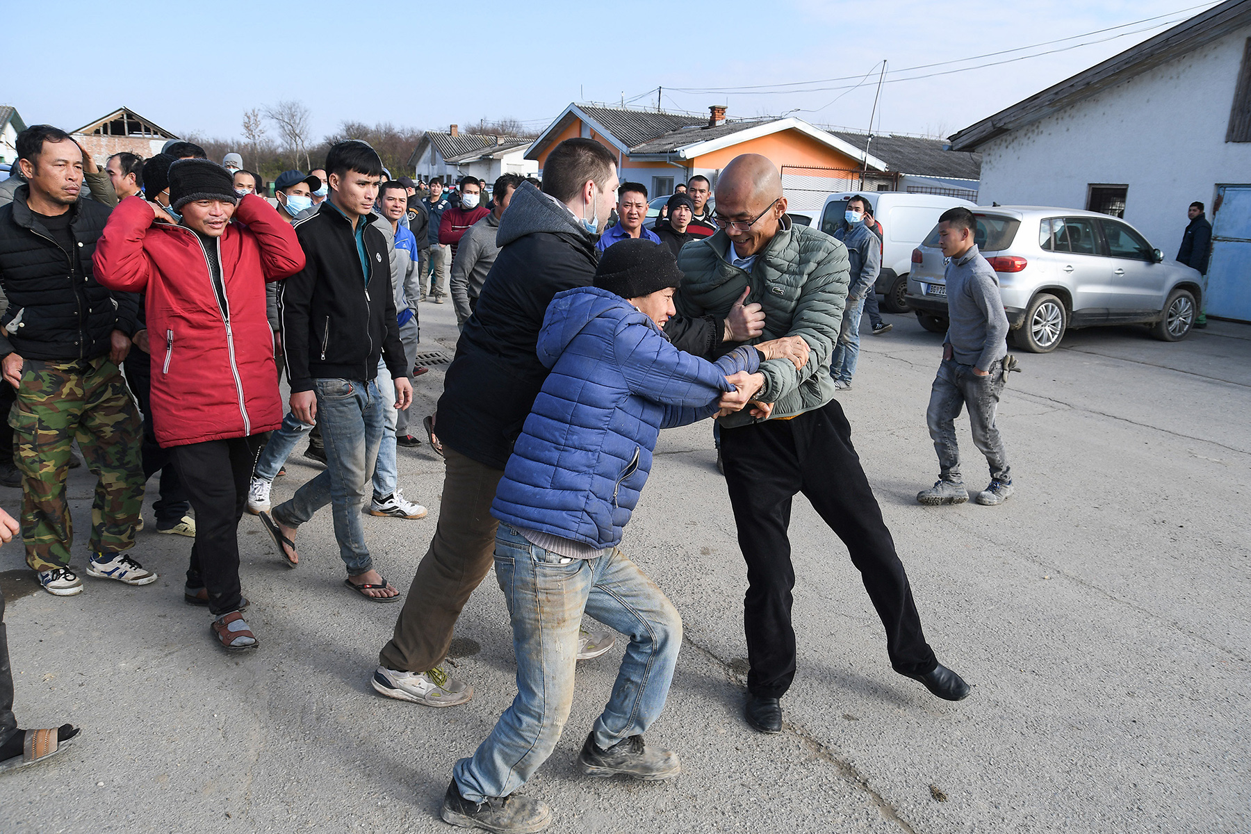 Zrenjanin 28.12.2021 Protest radnika iz Vijetnama protiv losih uslova za rad i život u fabrici Linglong foto Nenad Mihajlovic najboljefotografije2021