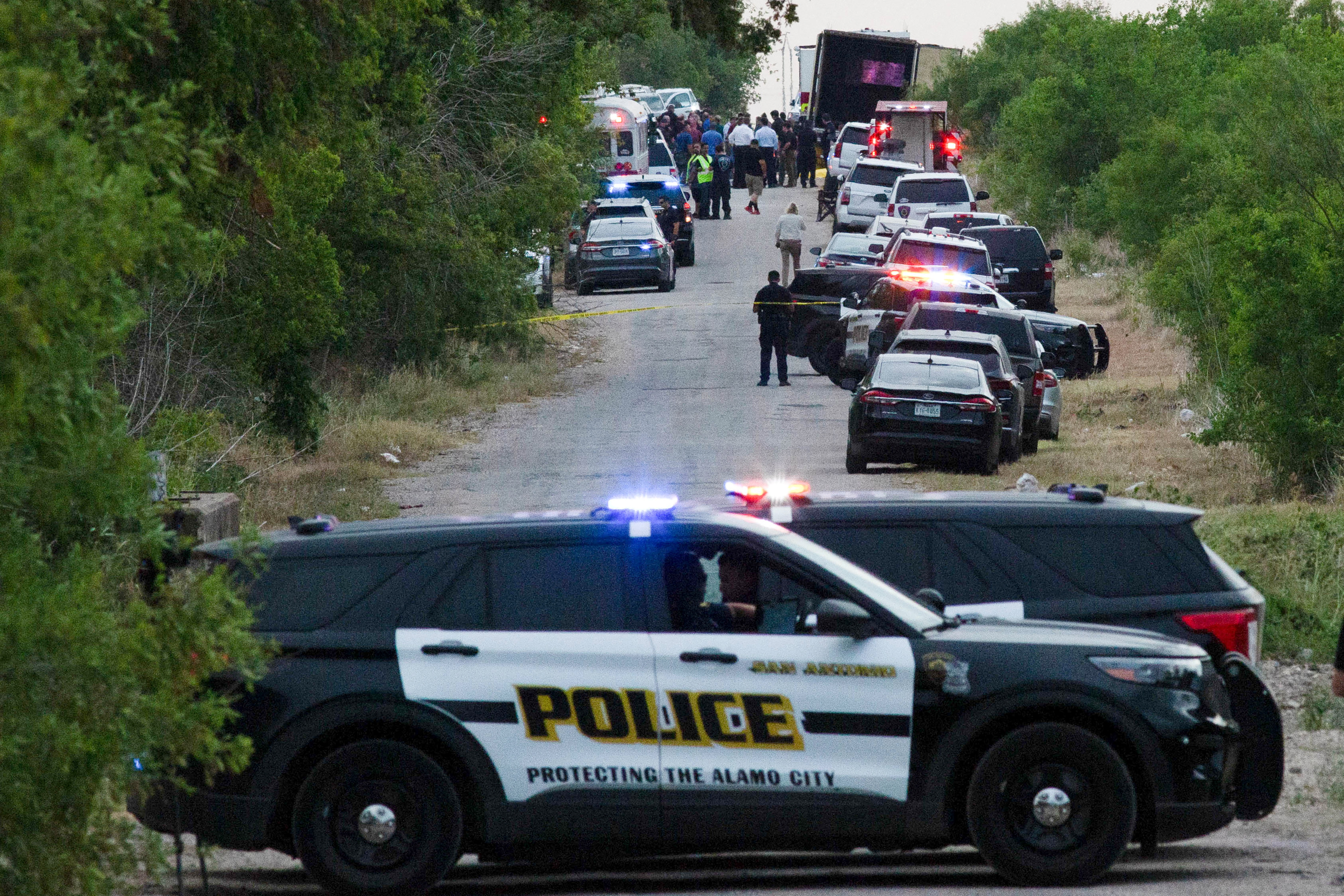 san antonio migranti, People found dead inside a trailer truck in San Antonio