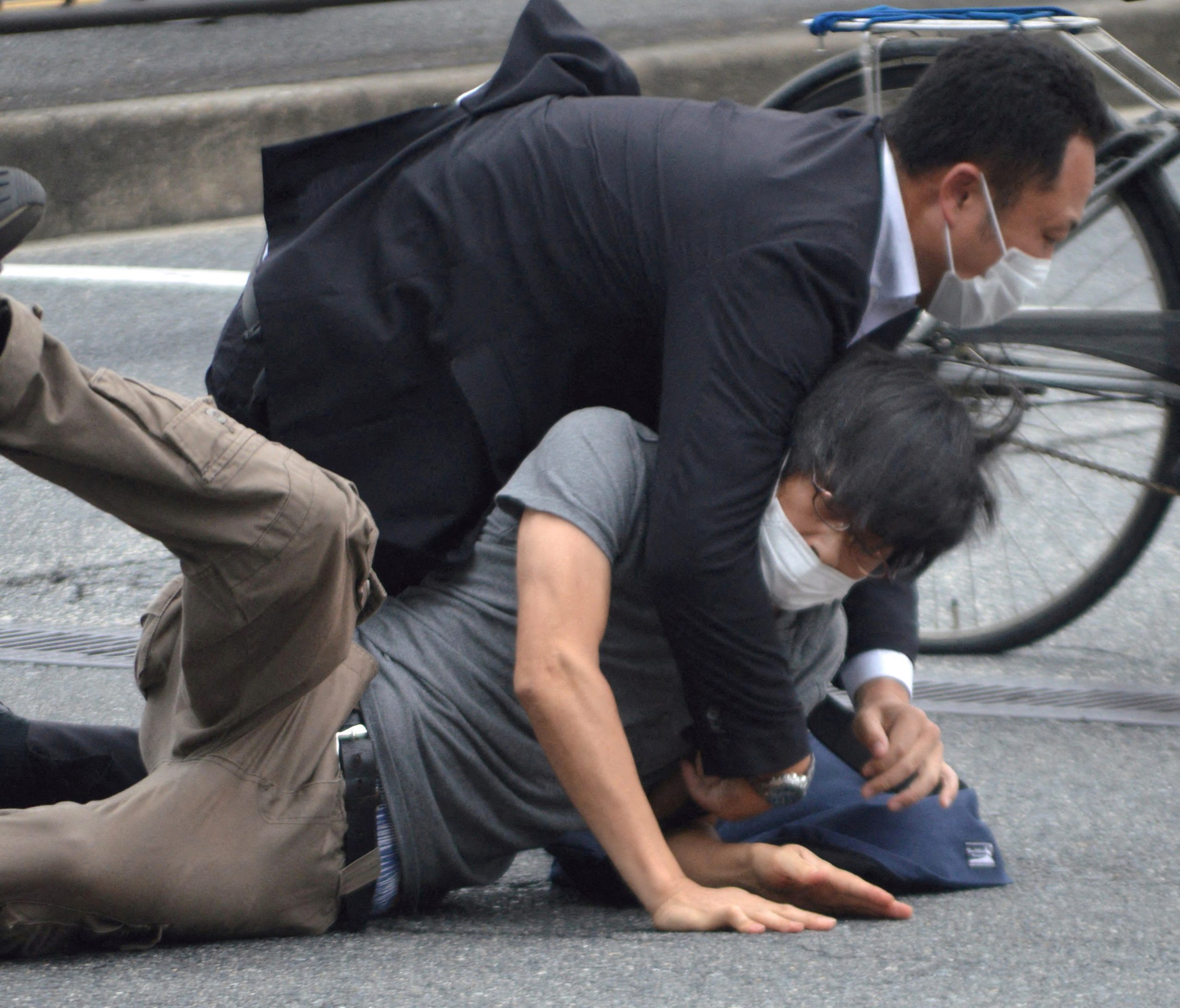1657277624-2022-07-08T072341Z_643989119_MT1YOMIUR000EA0OX2_RTRMADP_3_JAPAN-ABE-scaled.jpg
