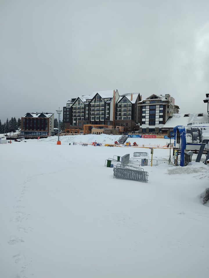 1649662497-Kopaonik-06-Kraj-zimske-sezone-a-pao-novi-sneg-Foto-Nova.rs_.jpg
