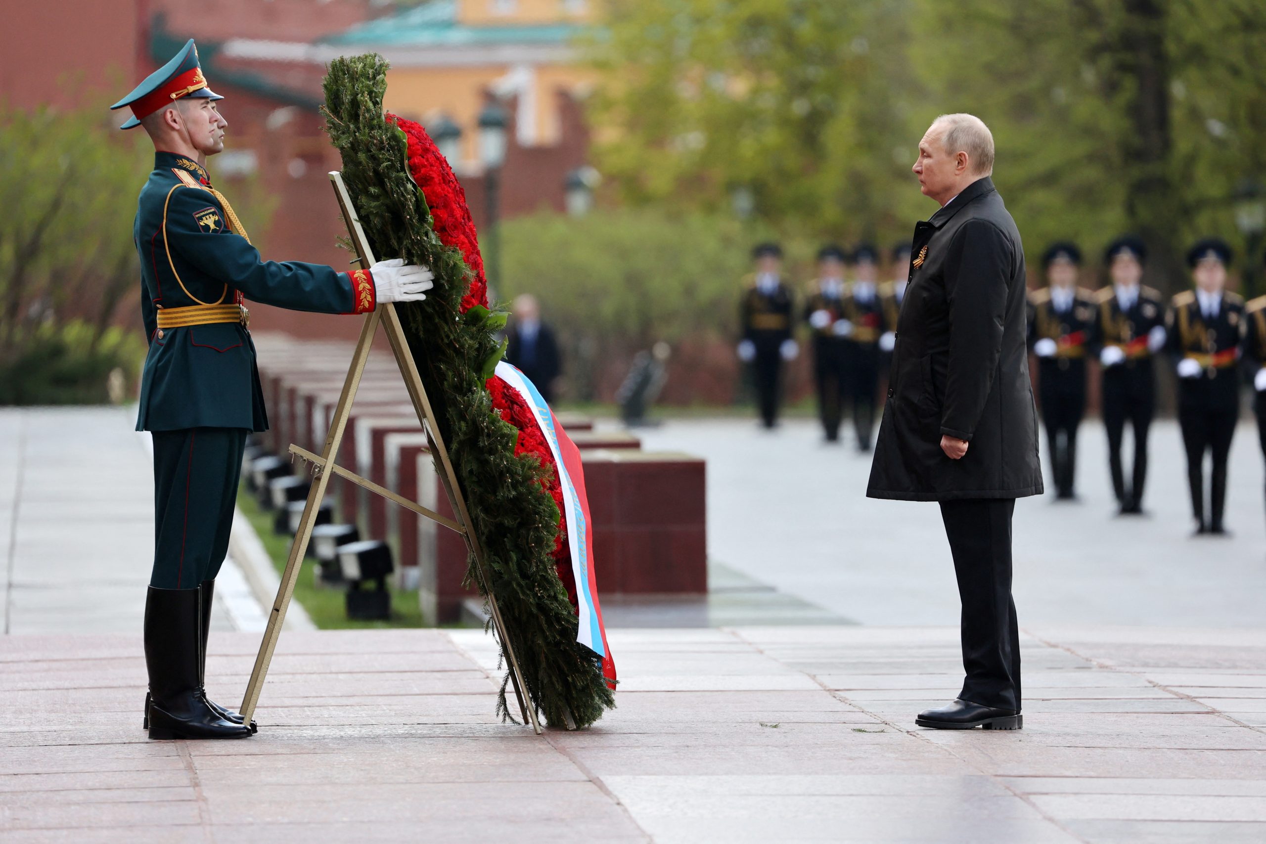 1652086316-2022-05-09T084540Z_12712191_RC2K3U9R1SR3_RTRMADP_3_WW2-ANNIVERSARY-RUSSIA-PARADE-WREATH-scaled.jpg
