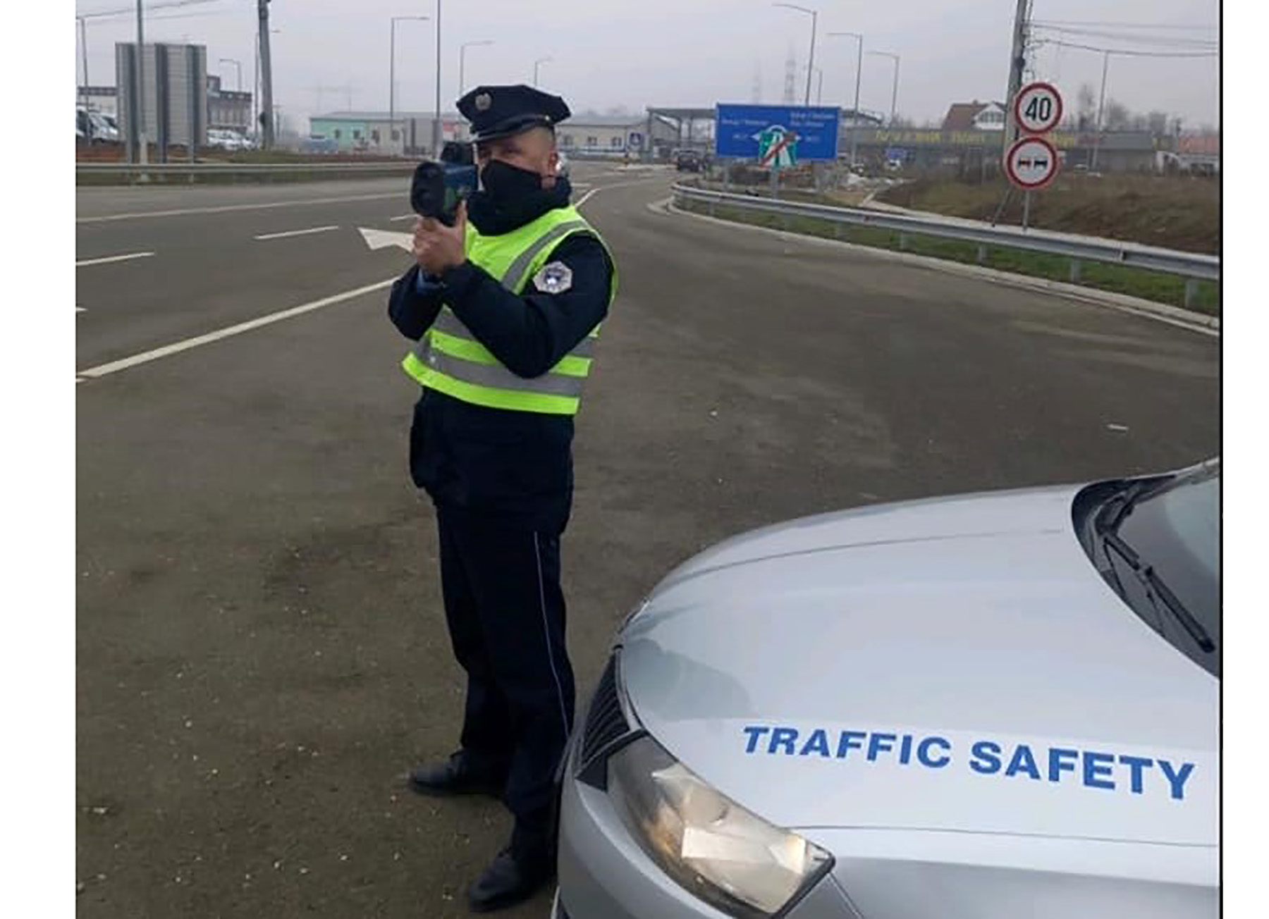 Saobraćajna policija Kosova saobraćajac Kosovo kontrola saobraćaj Oduzeli mu vozačku na godinu dana: Vozio iznad 100, a ograničenje 40 km/h, Uroševac