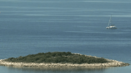 Screenshot-2022-05-21-at-23-35-30-Za-milijun-eura-mozete-dobiti-ovaj-otocic-na-Jadranu-ali-e1653169548753