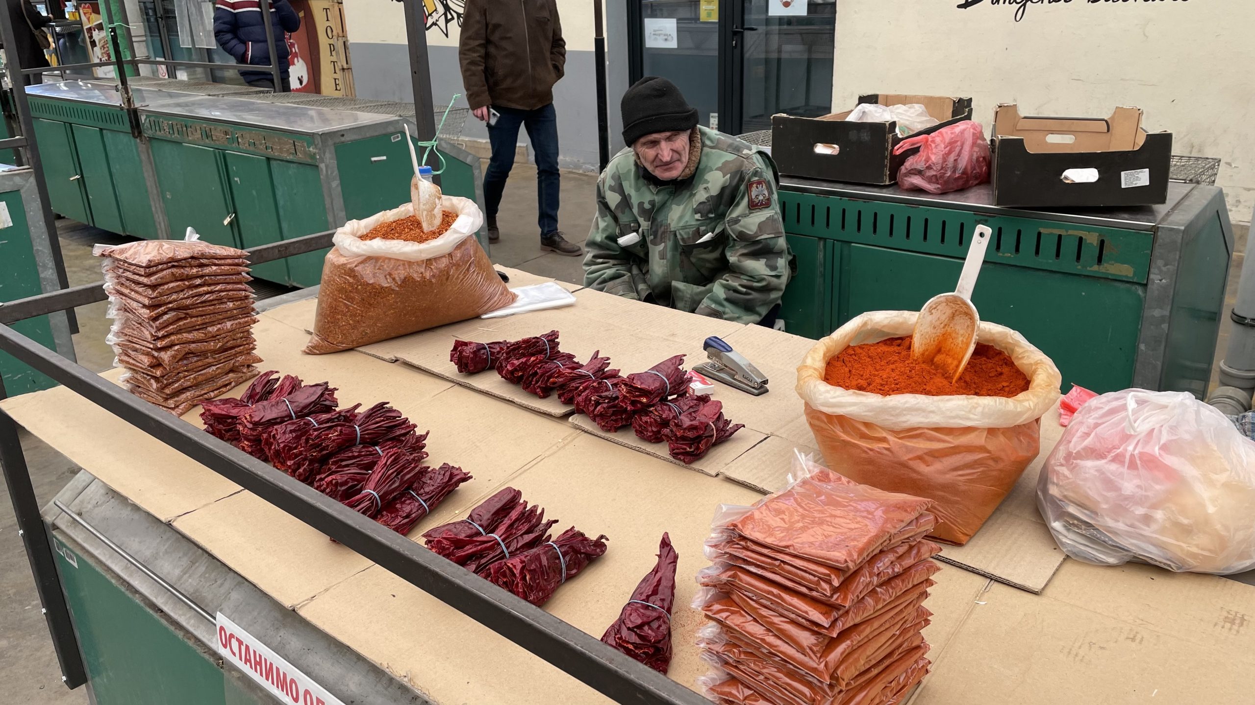 Pijaca Zeleni venac tezge prodavci prodaja kupovina voce povrece