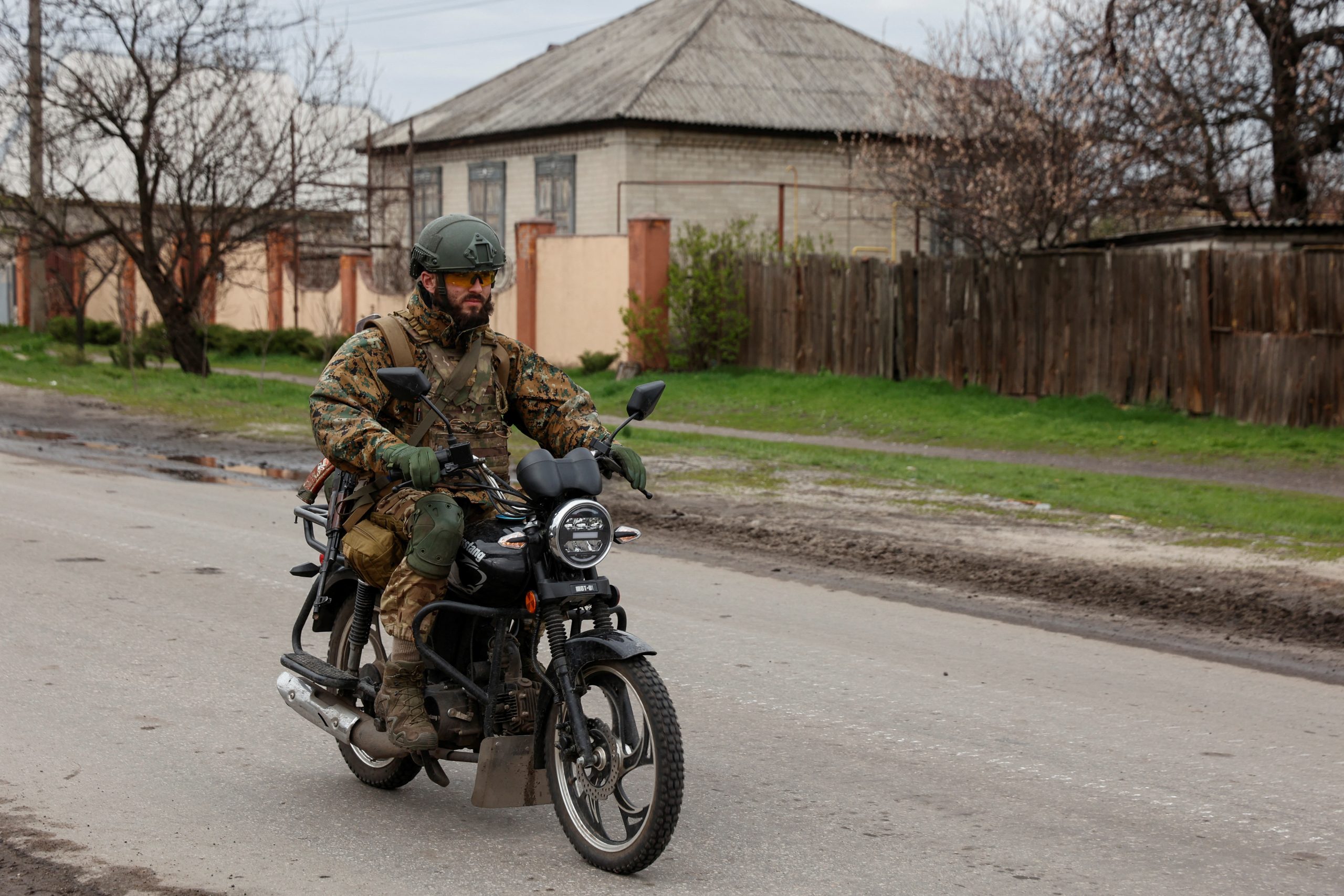 1650354055-2022-04-18T175944Z_1334000872_RC2PPT9WAI5Y_RTRMADP_3_UKRAINE-CRISIS-EAST-scaled.jpg