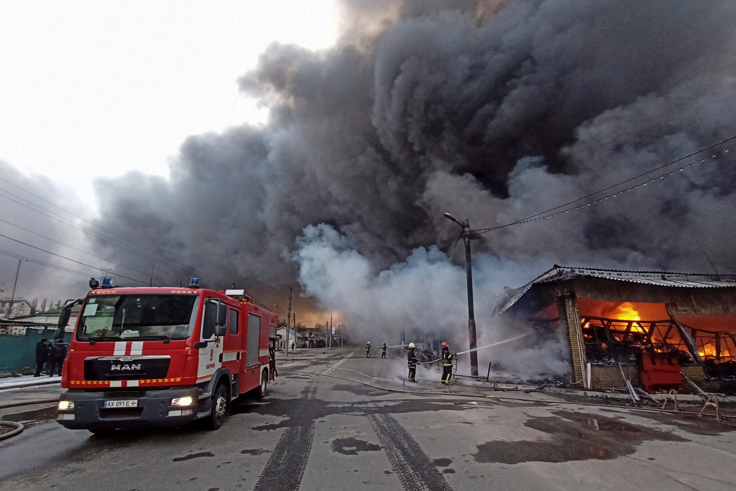 Pijaca, Harkov, Ukrajina, rat
Ukrainian biggest market Barabashovo is seen in fire after a shelling amid Russia?s attack on Ukraine, in Kharkiv, Ukraine March 17, 2022.  REUTERS/Vitalii Hnidyi