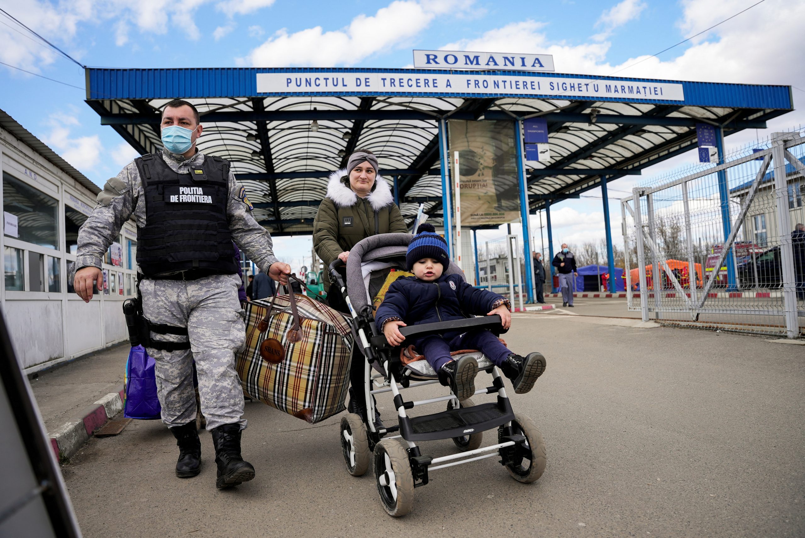 Rumunija, granica, Ukrajina, rat
People arrive from Ukraine to Romania, after Russia launched a massive military operation against Ukraine, at Sighetu Marmatiei border crossing near Baia Mare, Romania February 27, 2022. REUTERS/Fedja Grulovic