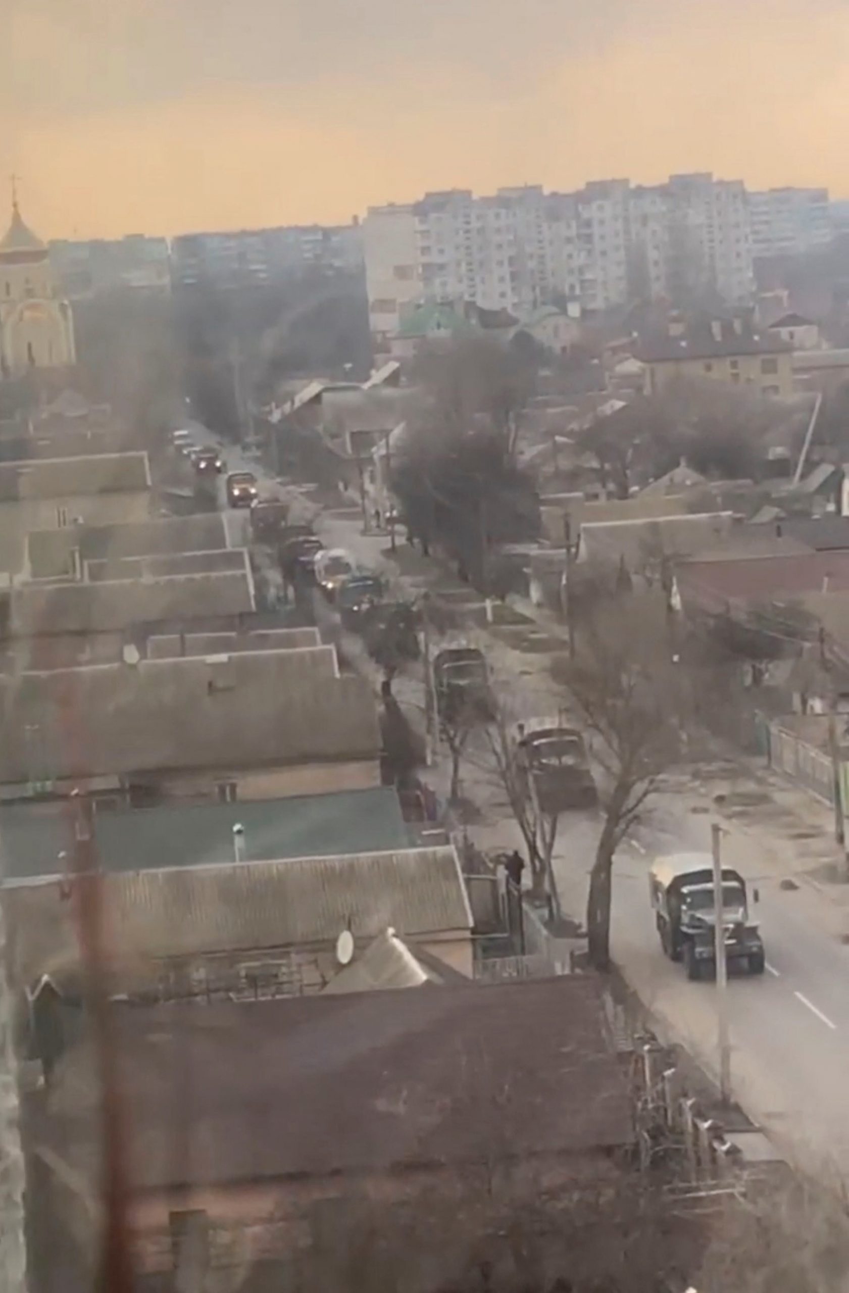 1648110126-2022-03-20T121645Z_1617057950_RC2C6T98OLZE_RTRMADP_3_UKRAINE-CRISIS-BERDYANSK-TRUCKS-scaled.jpg