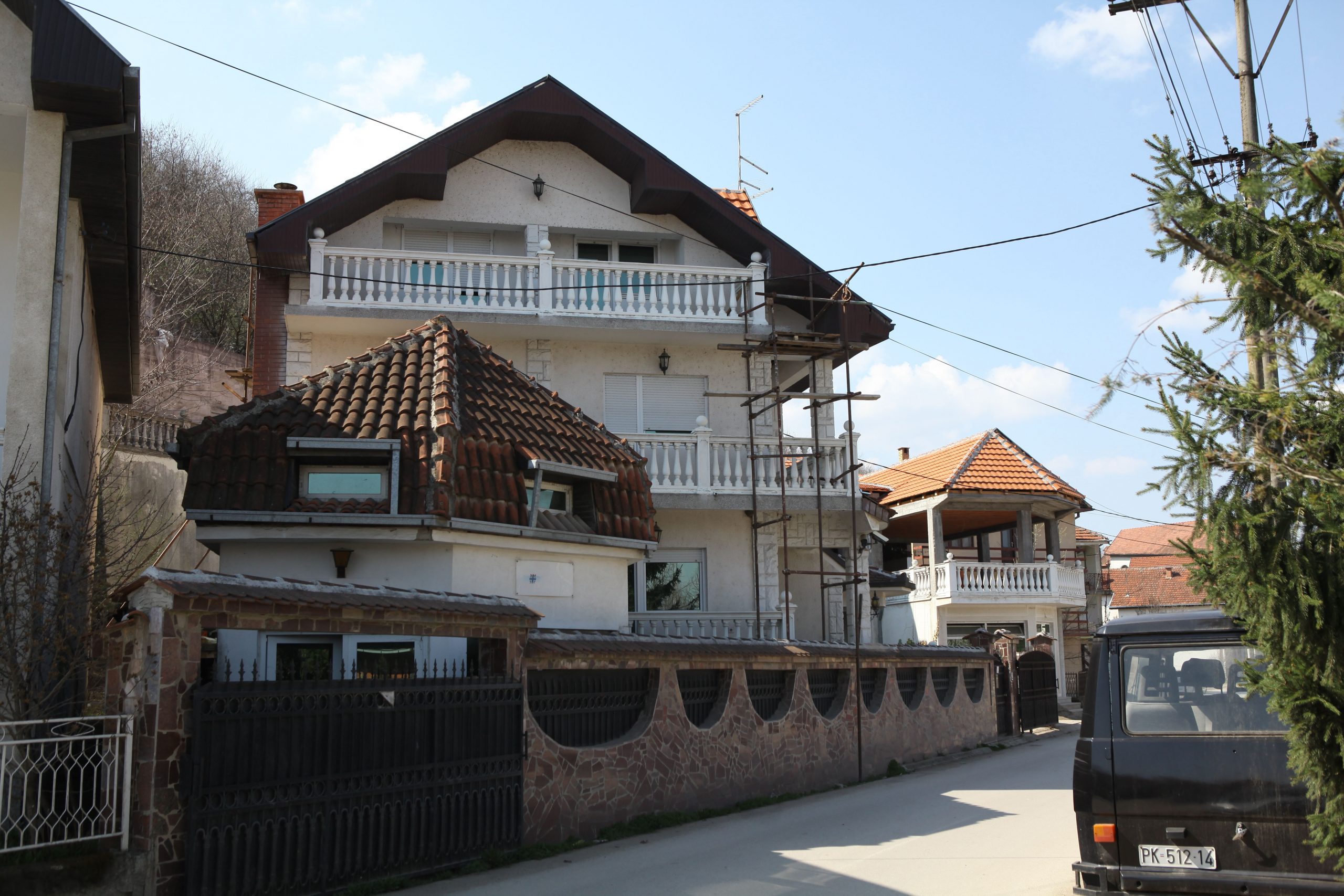 Zitoradja 01.04.2011.
Rodno mesto Svetlane Cece Raznatovic, porodicna kuca, kuca njenih roditelja
Slobodan Velickovic, otac, tata Svetlane Cece Raznatovic, Svetlana Ceca Raznatovic
Foto: Zoran Loncarevic