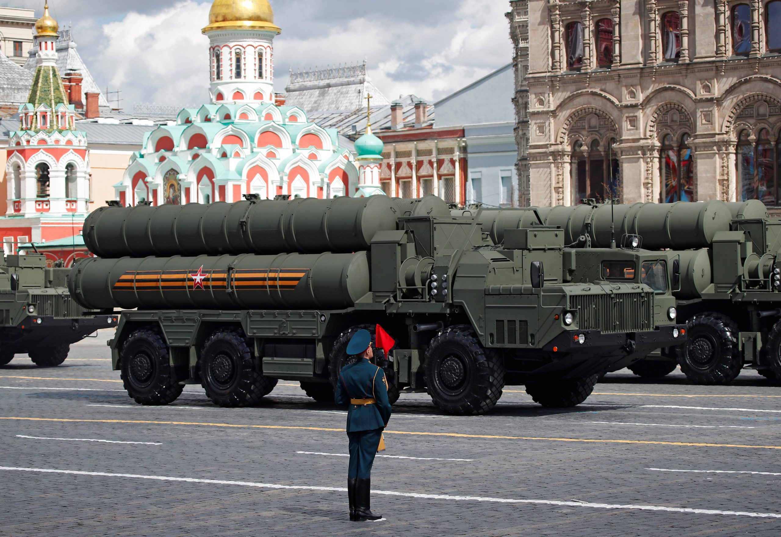 Russian S-400 anti-aircraft missile systems drive during a rehearsal for the Victory Day parade, which marks the anniversary of the victory over Nazi Germany in World War Two, in Red Square in central Moscow, Russia May 7, 2021. REUTERS/Maxim Shemetov