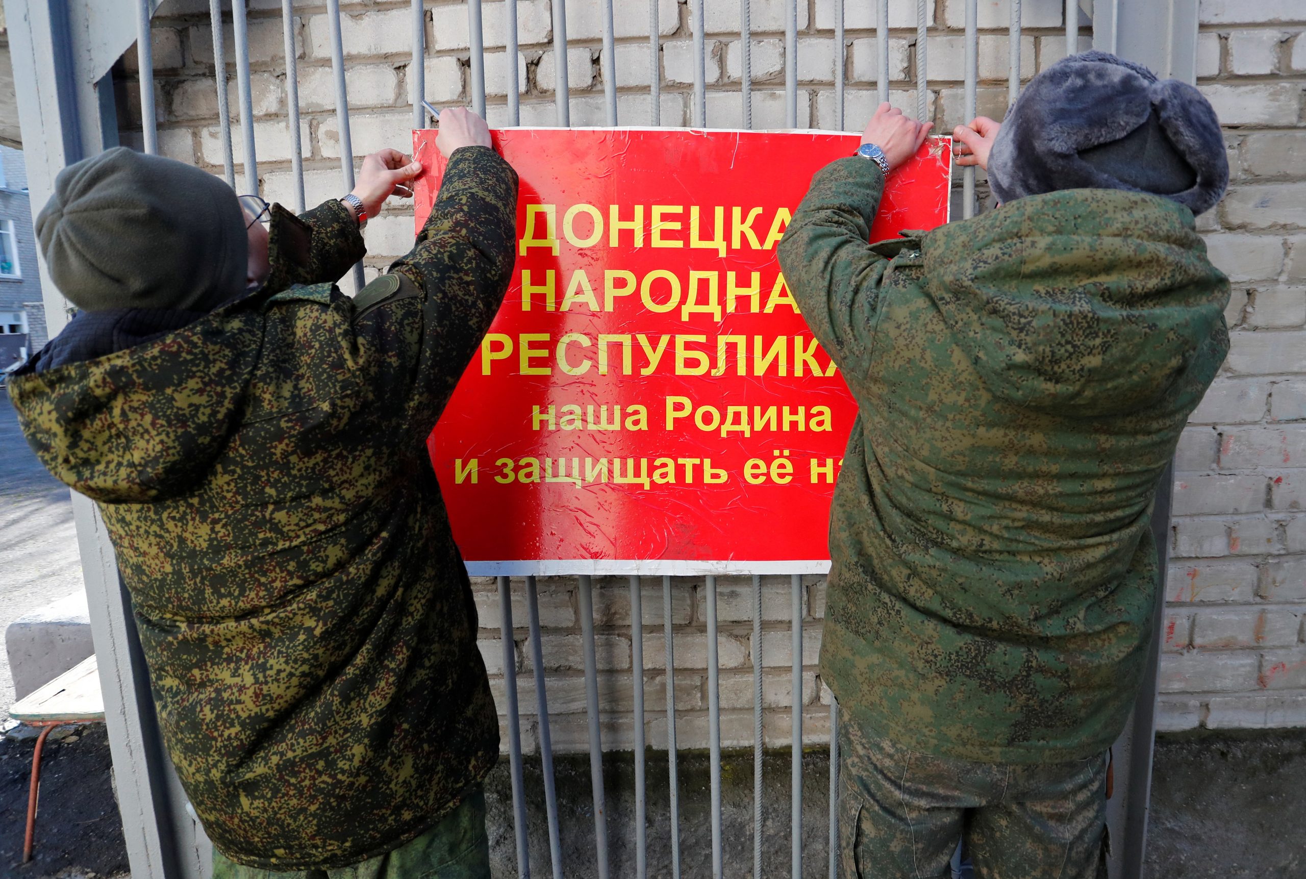 1645261576-2022-02-19T090421Z_764802999_RC2WMS9WIY6W_RTRMADP_3_UKRAINE-CRISIS-REBELS-MOBILISATION-scaled.jpg