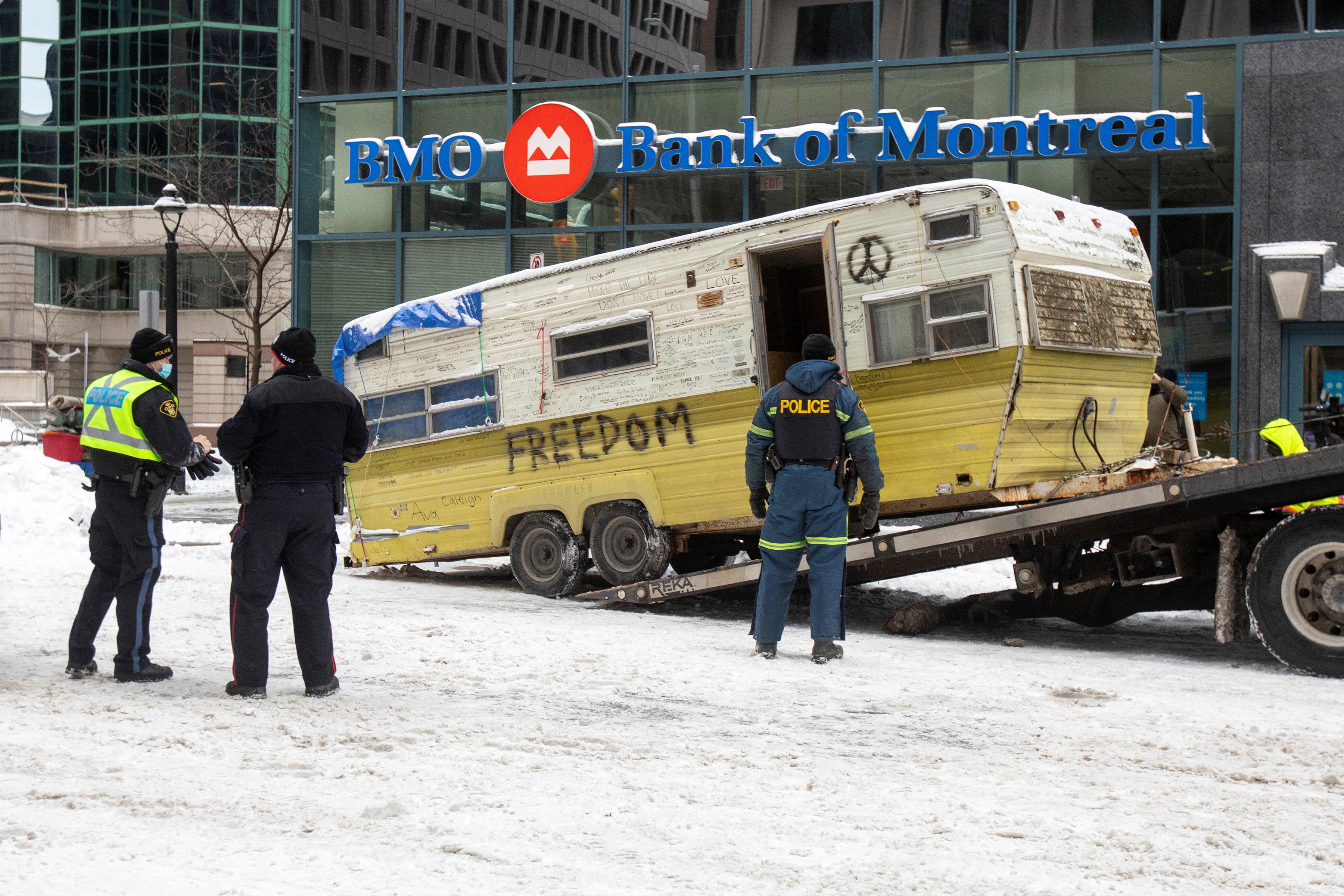 Canadian police evict the last of the trucks and supporters occupying Ottawa