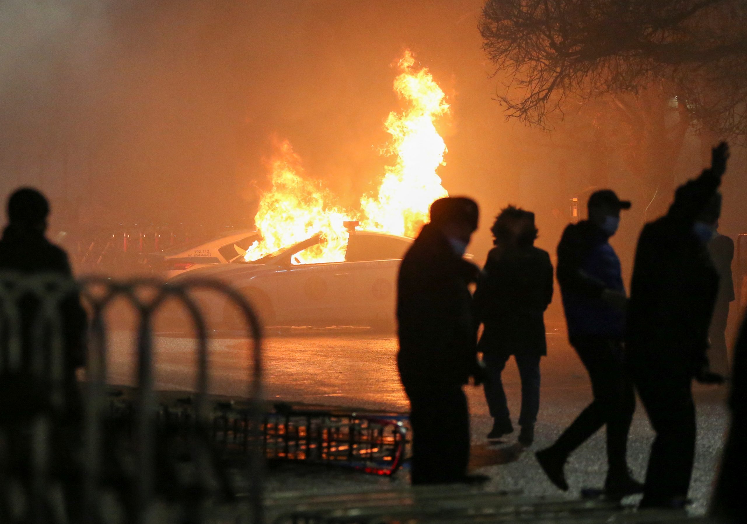 Kazahstan, protest
A view shows a burning police car during a protest against LPG cost rise following the Kazakh authorities' decision to lift price caps on liquefied petroleum gas in Almaty, Kazakhstan January 5, 2022. REUTERS/Pavel Mikheyev