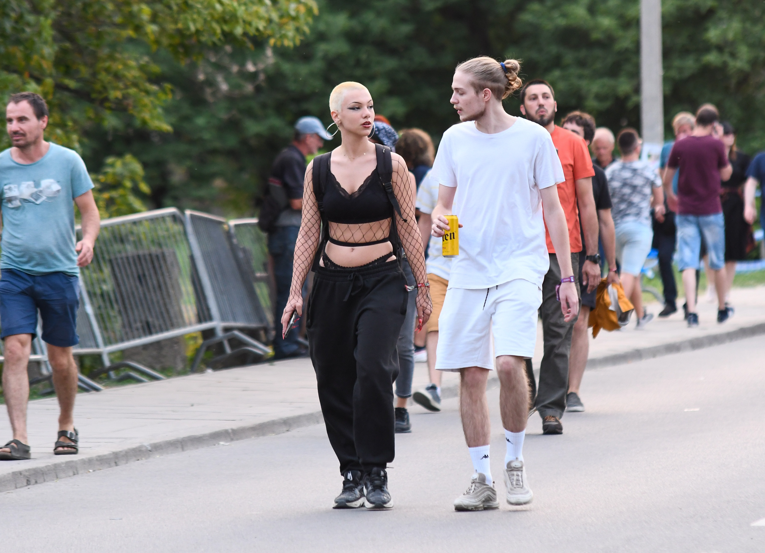 Novi Sad 09.07.2022 Posetioci festivala Exit oblacenje moda publika. Muzički festival Exit, Egzit, moda, oblačnje, exit style Foto: Nenad Mihajlović/Nova.rs