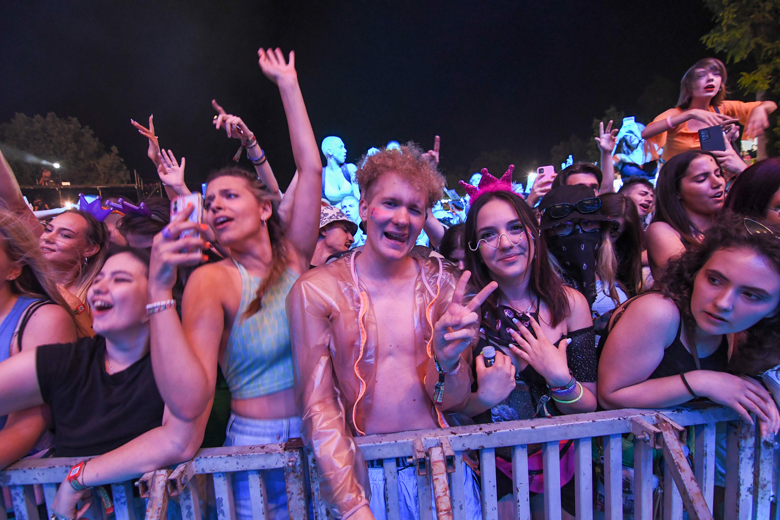 Novi Sad 09.07.2022 Posetioci festivala Exit oblacenje moda publika. Muzički festival Exit, Egzit, moda, oblačnje, exit style Foto: Nenad Mihajlović/Nova.rs