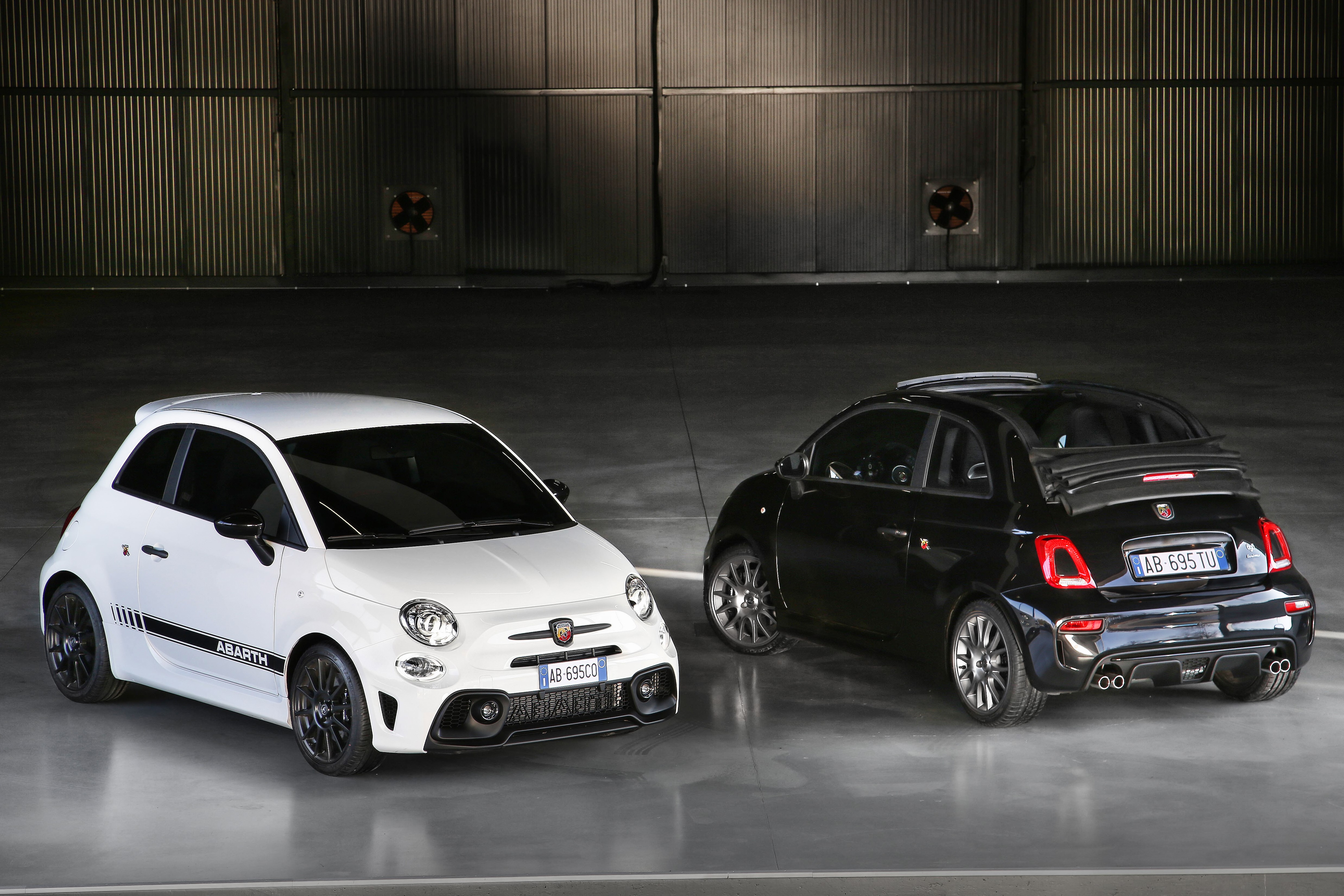 New Abarth 695 Competizione pack e 695 Turismo pack (1)