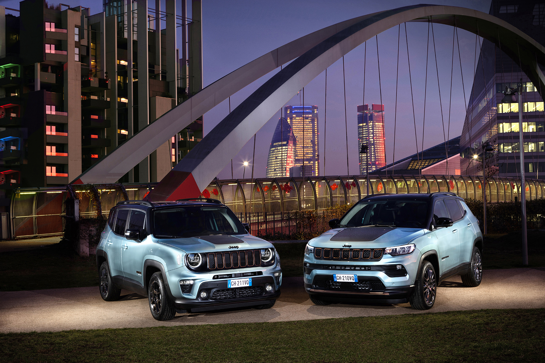 1642934411-01_Jeep®-Renegade-e-Compass-e-Hybrid-HOMEPAGE.jpg