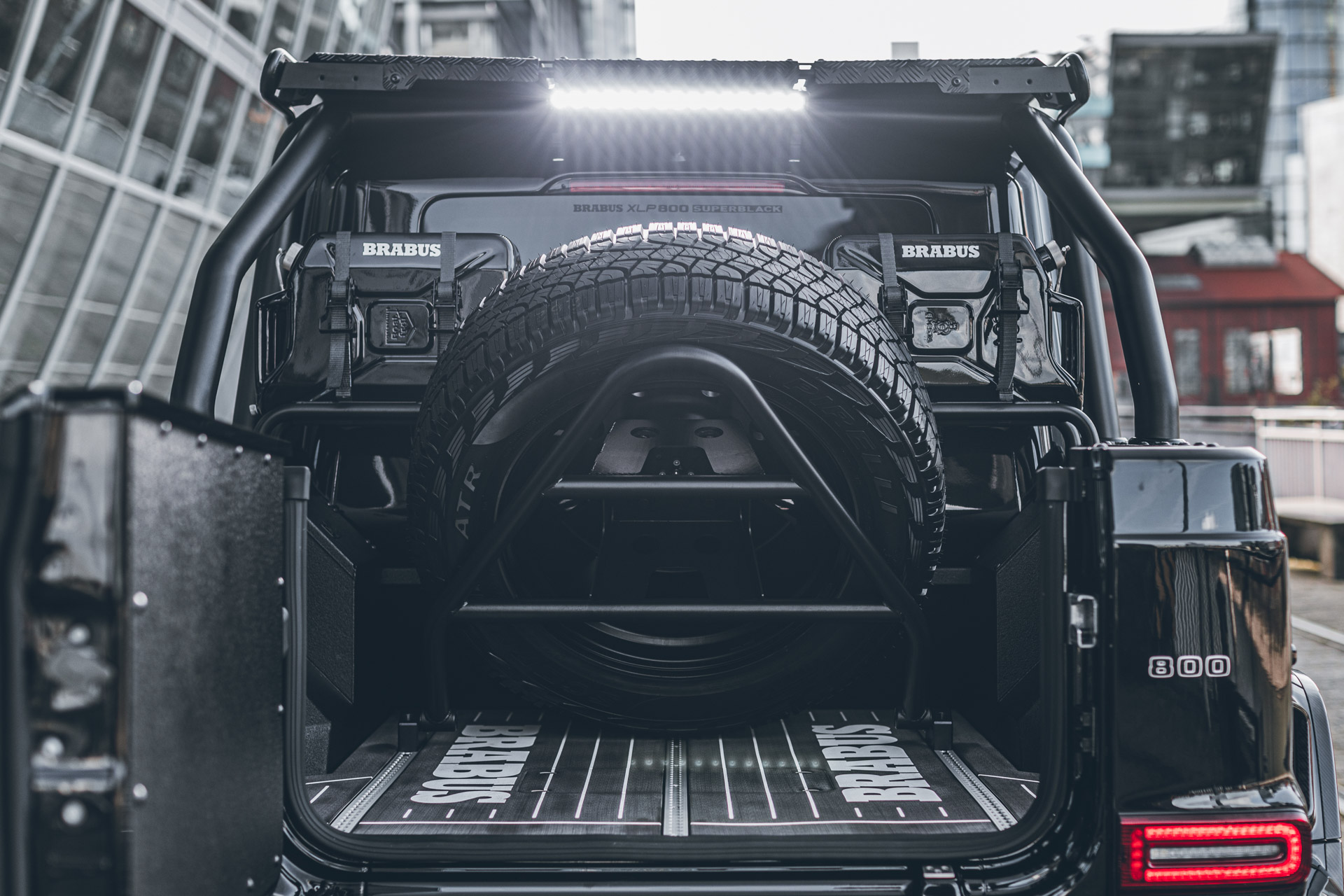 1642864230-http___media.brabus.com__Resources_Persistent_e_d_7_7_ed77d02d87b2d7eaaecc687783e52147cb7f359f_20211011_Brabus_XLP_Superblack_7018.jpg
