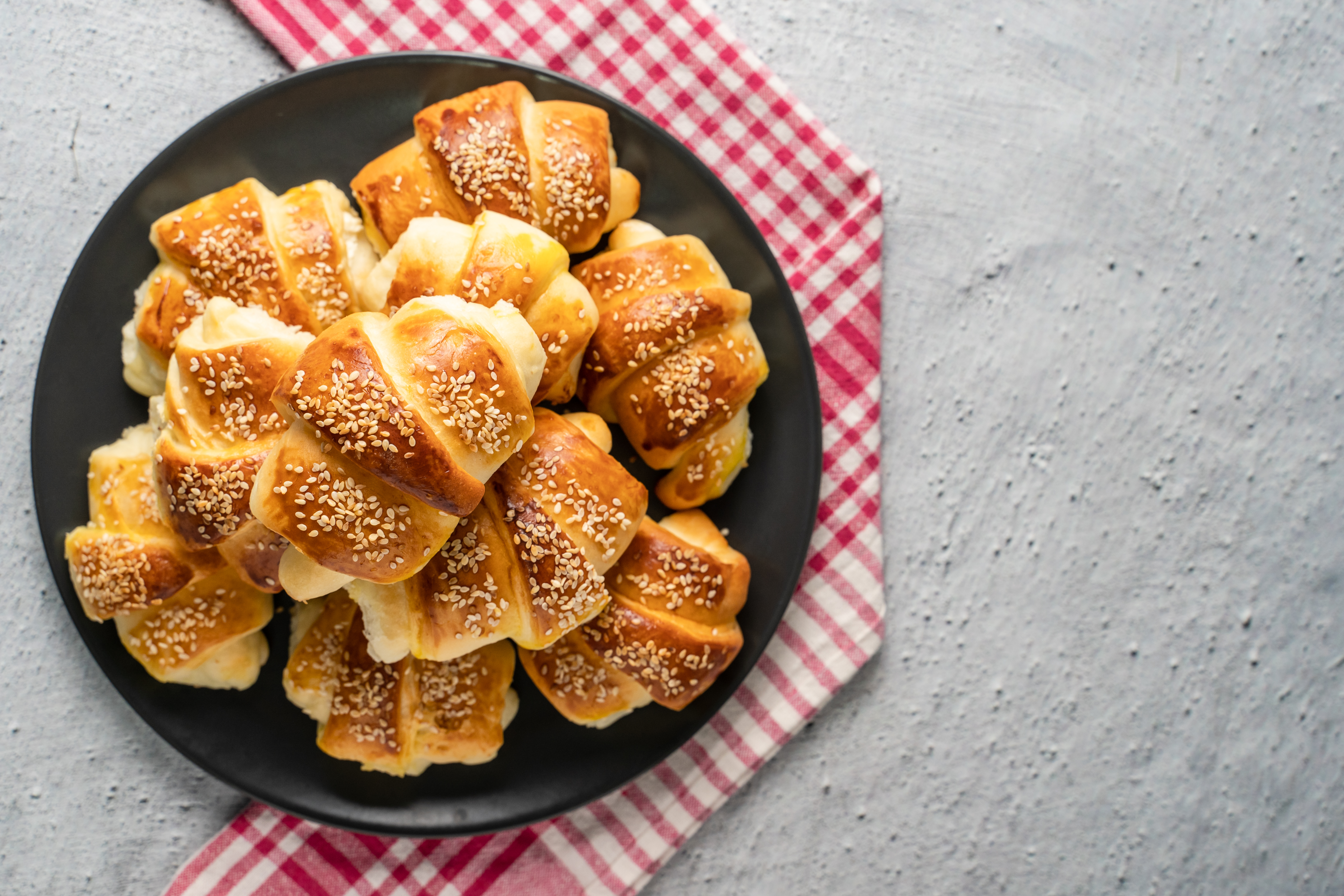 13.7.21. (b) kiflice sa sirom i sunkom 05 Majstor amater, recept dana Foto: Shutterstock
recepti od 12.-18.07.2021.