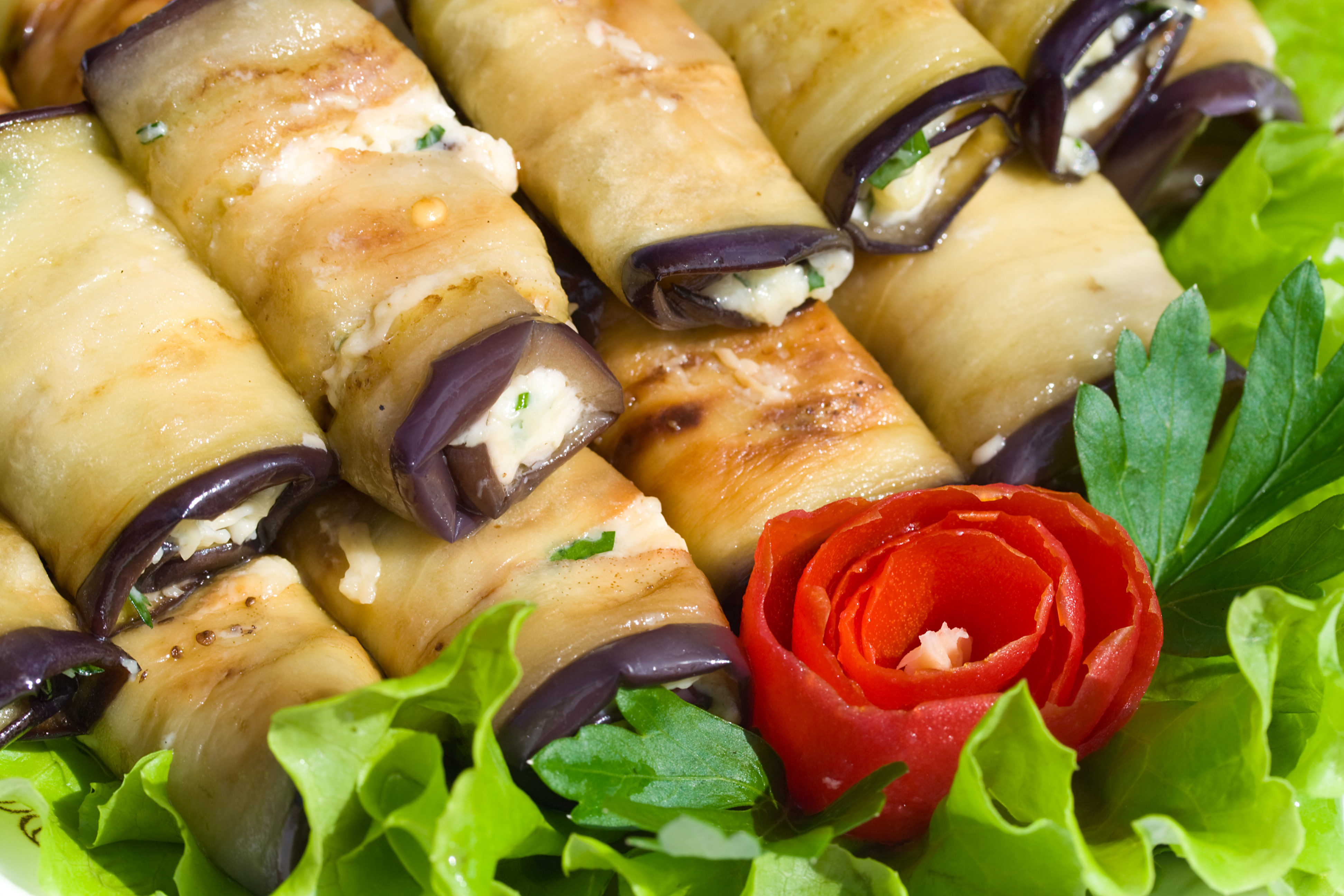 Majstor amater
30.8. (a) Patlidzan punjen sa sirom stock-photo-stuffed-eggplant-with-cheese-and-garlic-38231551