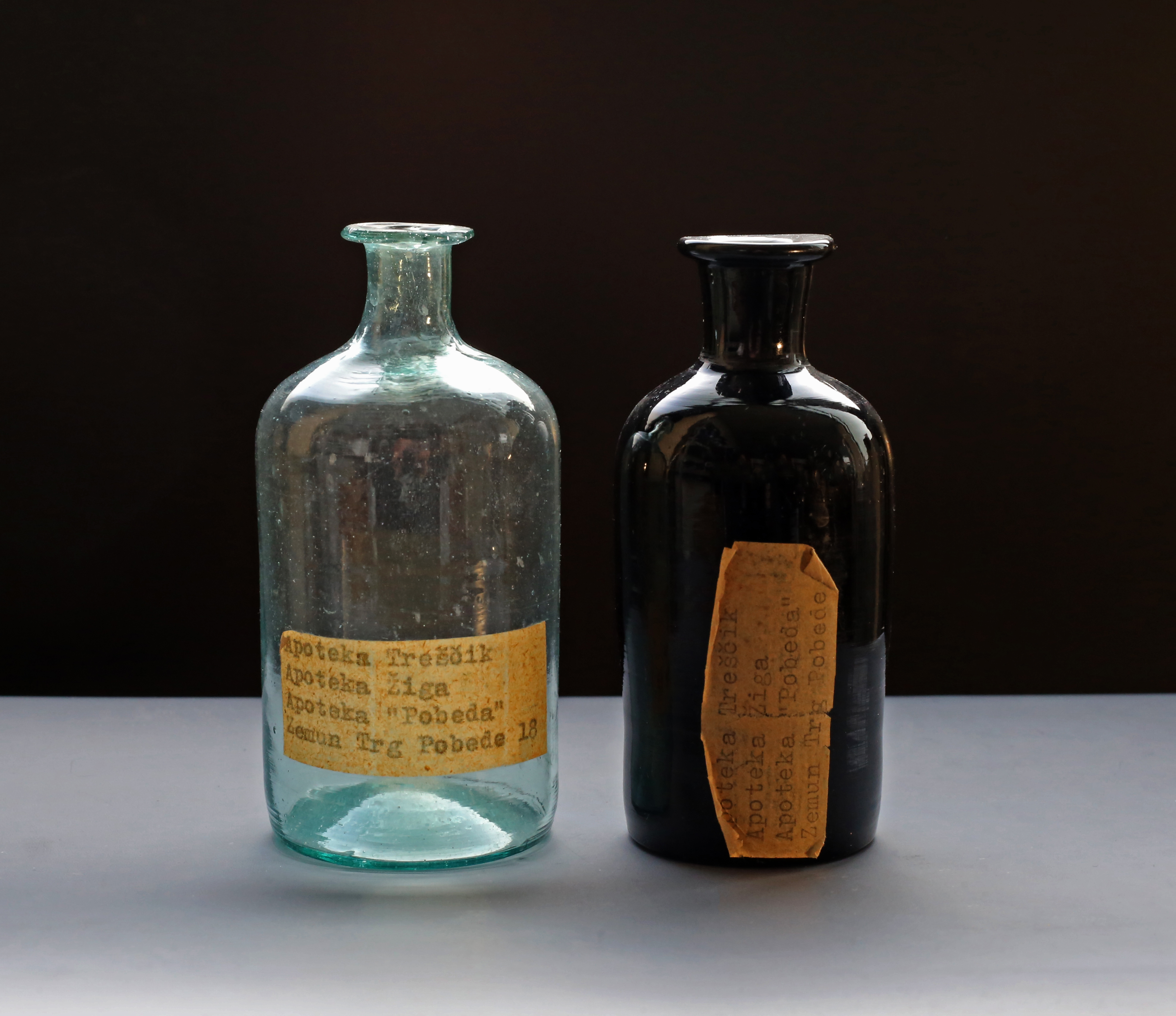 Boce od stakla iz apoteke Tome Treschtsika iz Zemuna, 1810. g