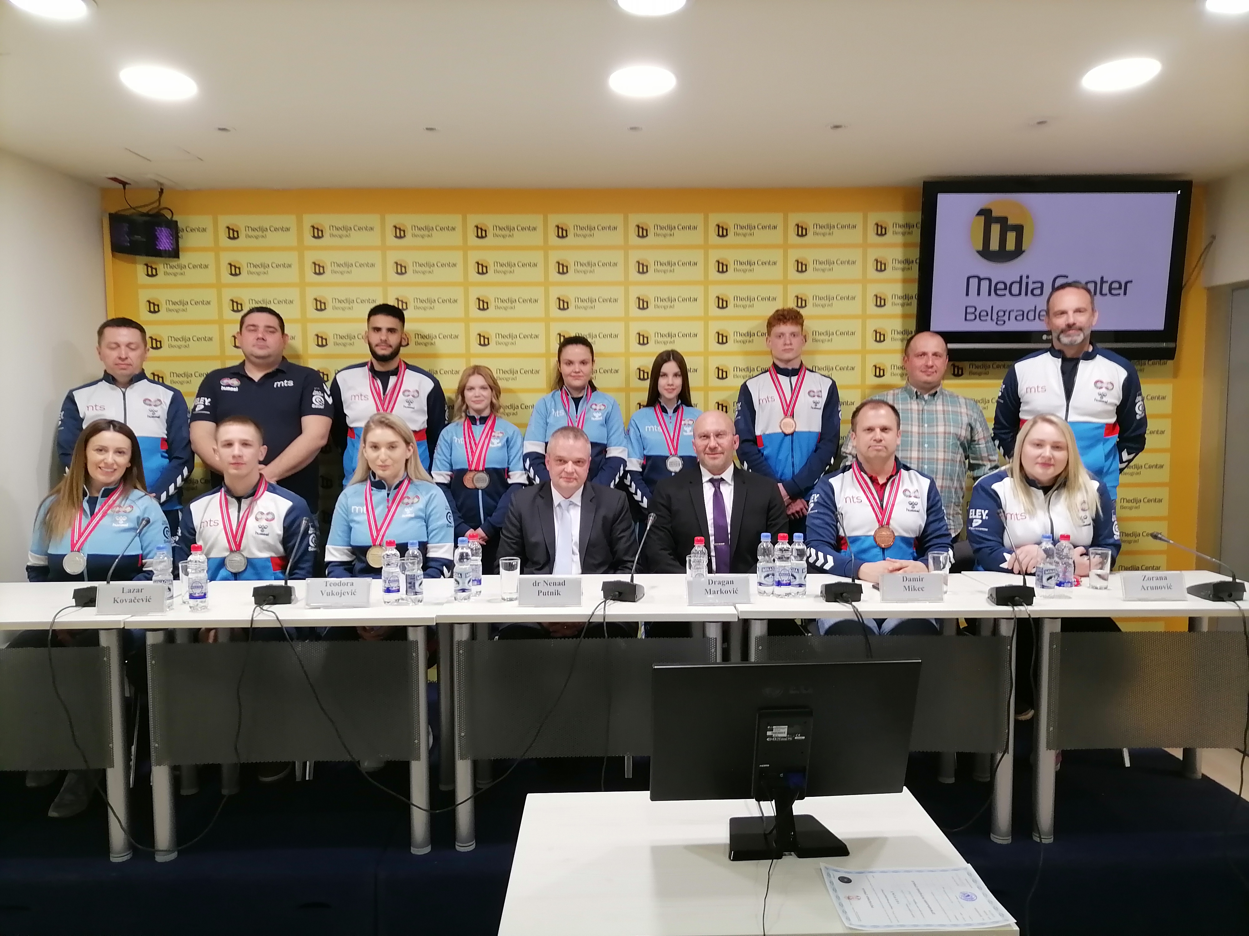 Reprezentacija i strucni stab na Konferencija za medije Foto Streljacki savez Srbije (4)