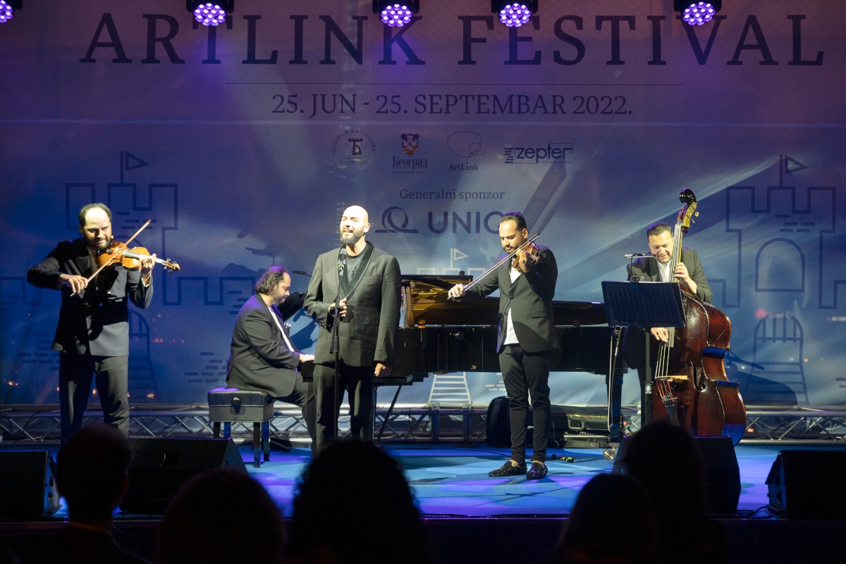 1656232851-Artlink-festival-Ansambl-Janoska-foto-5-Goran-Zlatkovic.jpg