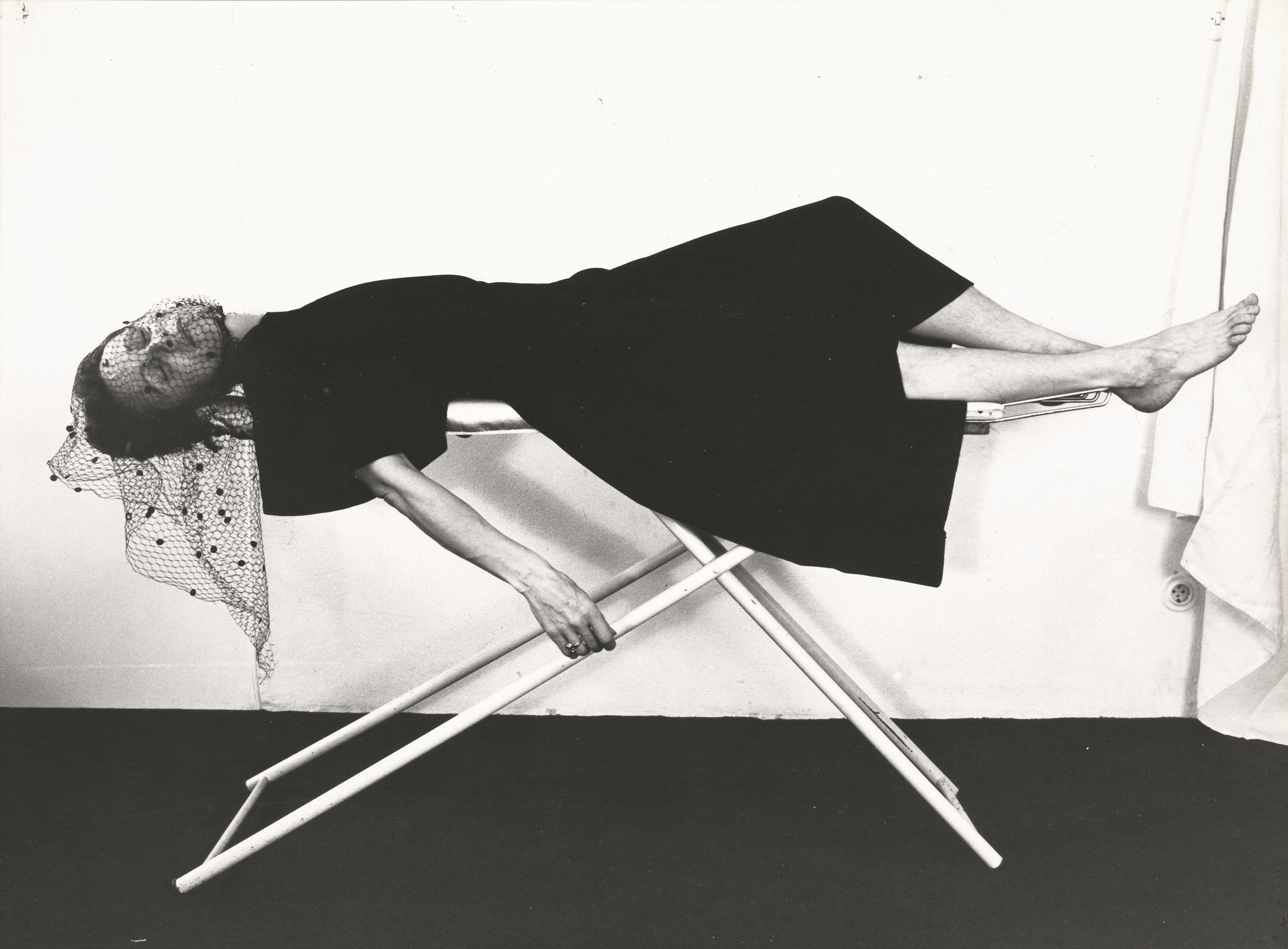 Karin Mak, iz serije San o peglanju, 1975_2019. Muzej savremene umetnosti Vojvodine - Otvaranje izložbe “Feministička avangarda 70-ih. Radovi iz VERBUND KOLEKCIJE, Beč” u Muzeju savremene umetnosti Vojvodine