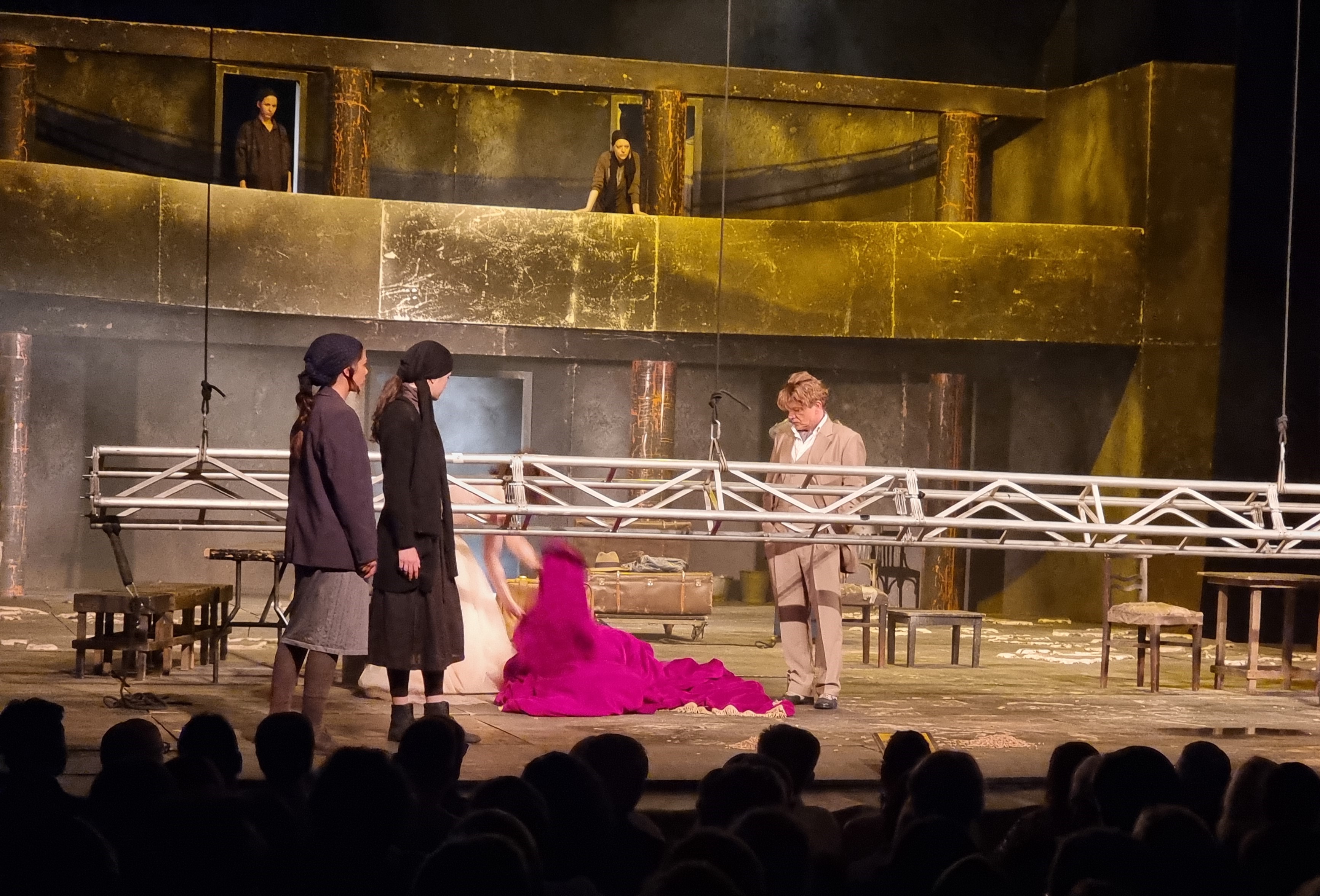 Putujuće pozrište Šopalović na sceni Hrvatskog narodnog kazališta u Zagrebu