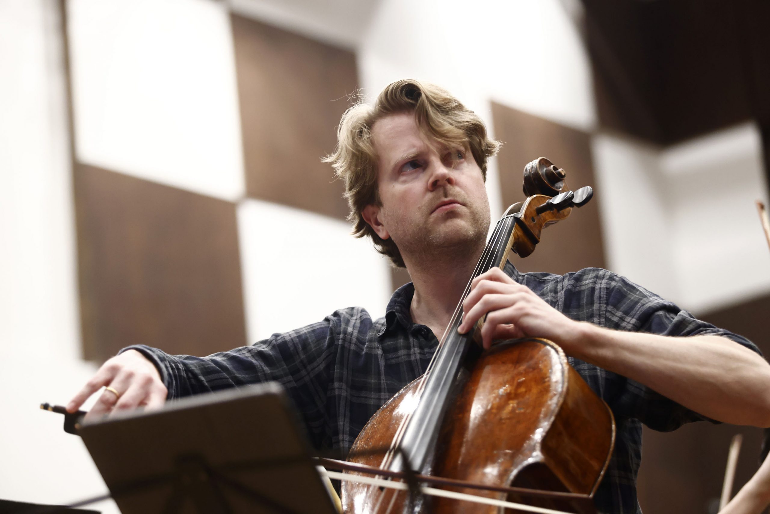 Beogradska filharmonija i Julijan Štekel - superstar na violončelu