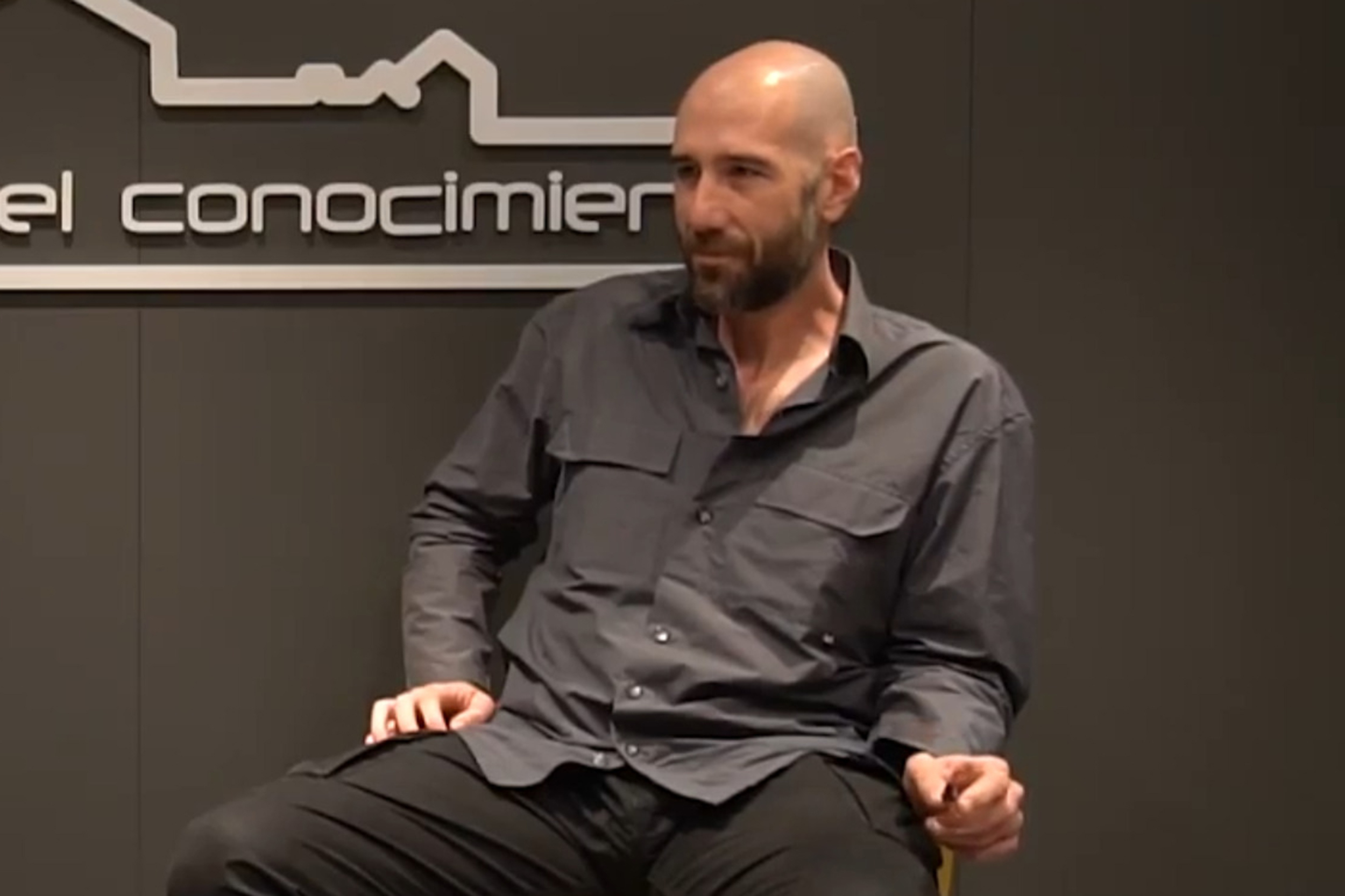 #entrevistandoaprofesionales Isra Bravo - YouTube - 0 22