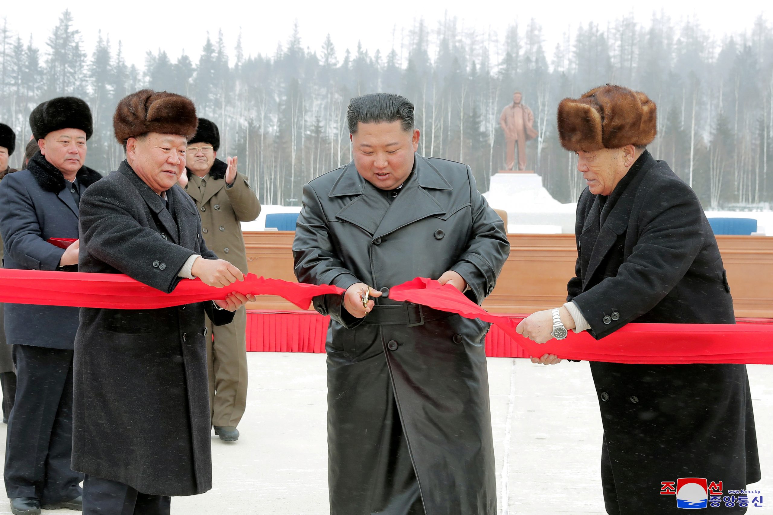 1638276539-2021-11-15T233501Z_1199034908_RC2BVQ9E9TD1_RTRMADP_3_NORTHKOREA-POLITICS-scaled.jpg