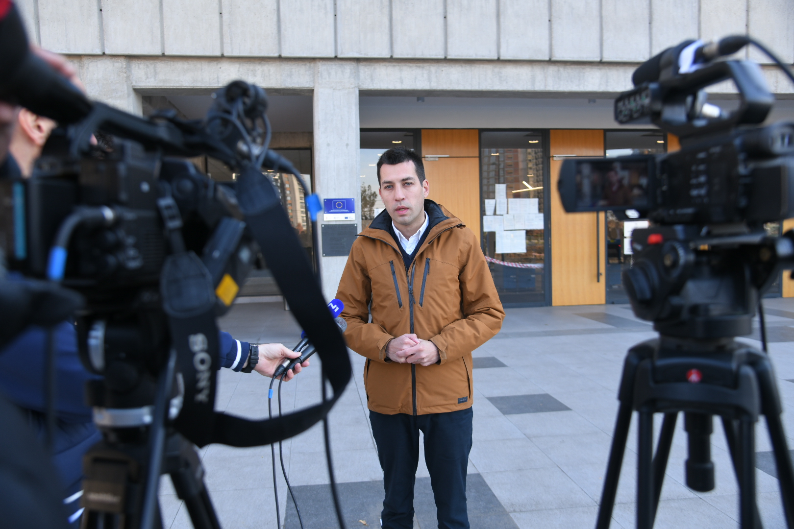 konferenciju za medije pokreta Ne davimo Beograd koja će se održati u utorak 26. oktobra u 13 časova ispred "Palate pravde" povodom početka sudskog procesa koji je kompanija Milenijum tim pokrenula protiv pokreta Ne davimo Beograd.